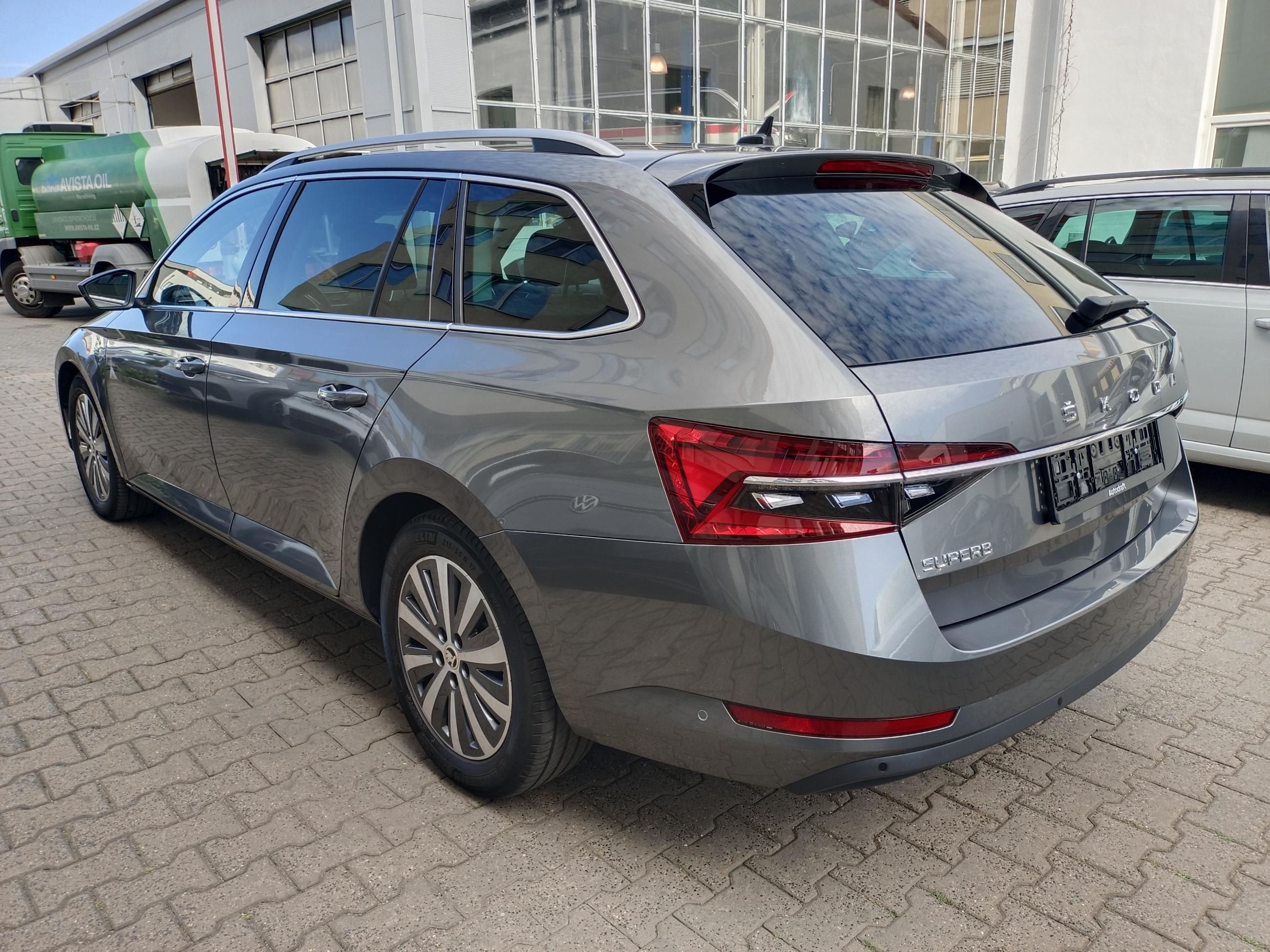 Škoda Superb, 2.0 TDI 110kW DSG Style Tažné - fotka 4