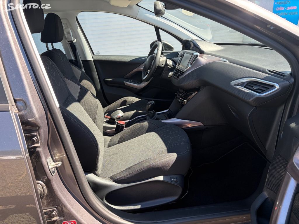 Peugeot 2008, 1,6 HDi,68kW,SERVISKA,1.MAJIT.