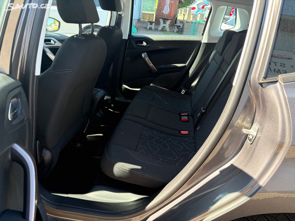 Peugeot 2008, 1,6 HDi,68kW,SERVISKA,1.MAJIT.