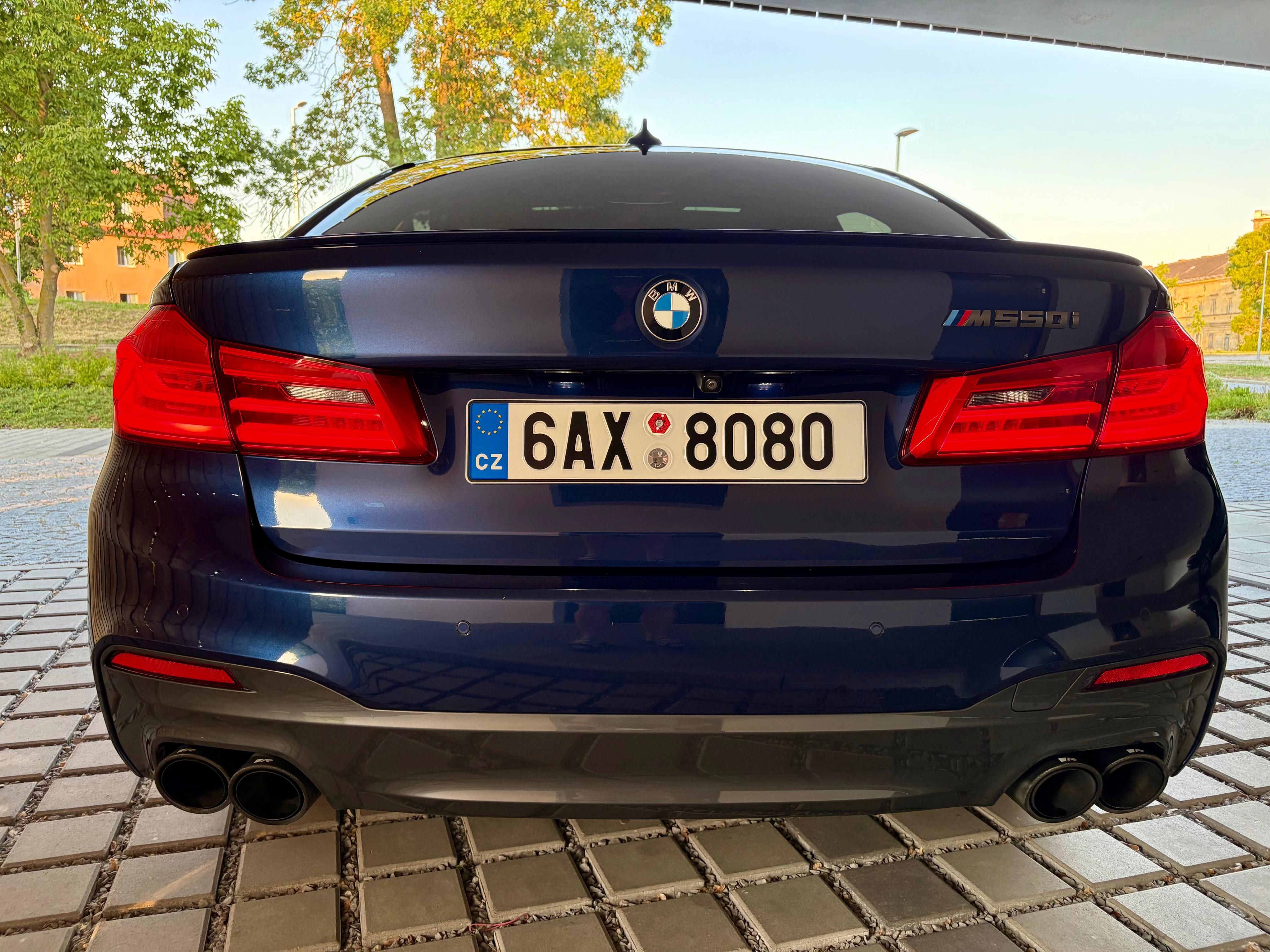 BMW Řada 5, M550i G30, ČR, M Sport, H & K - fotka 3