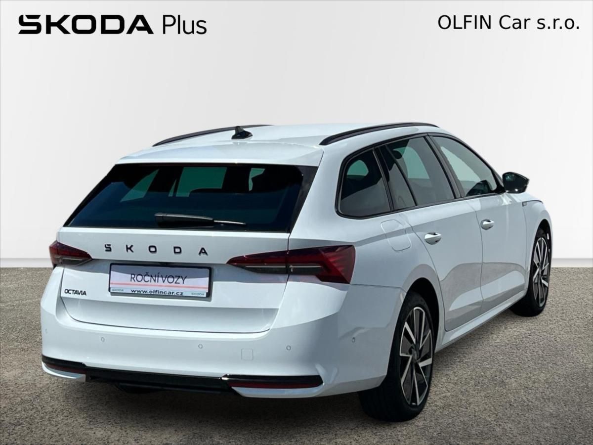 Škoda Octavia, 2,0 TDi 110kW 7DSG SPORTLINE - fotka 2