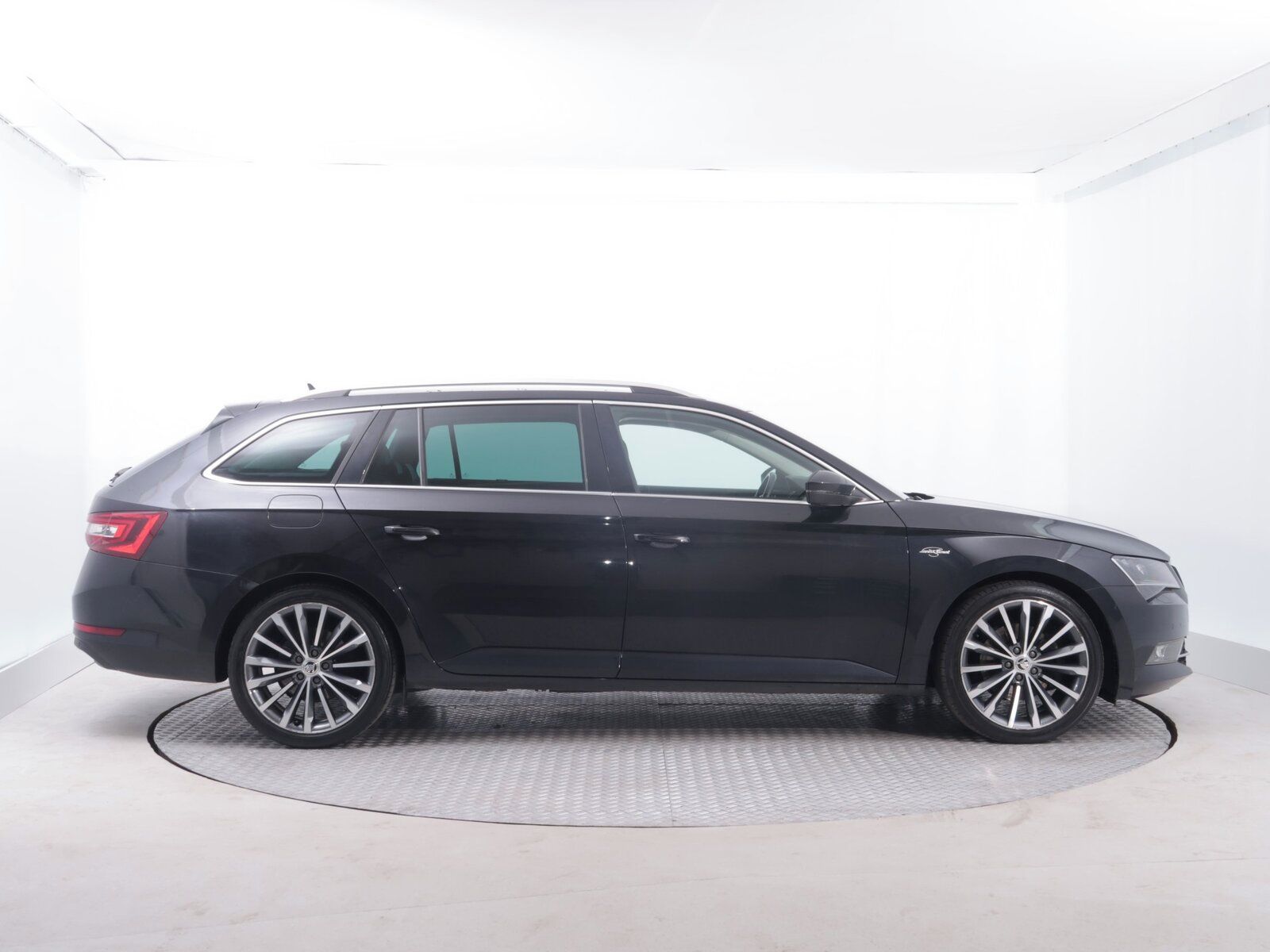 Škoda Superb, 2.0 TDI 4x4, Laurin&Klement - fotka 6
