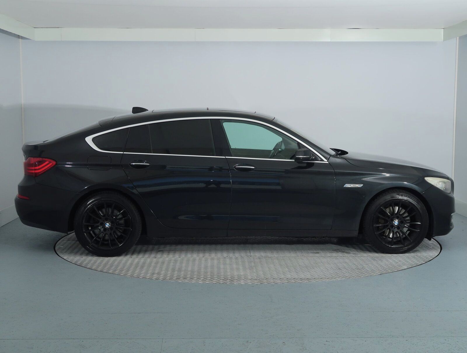 BMW Řada 5, 530d xDrive GT, 4X4, Automat - fotka 6