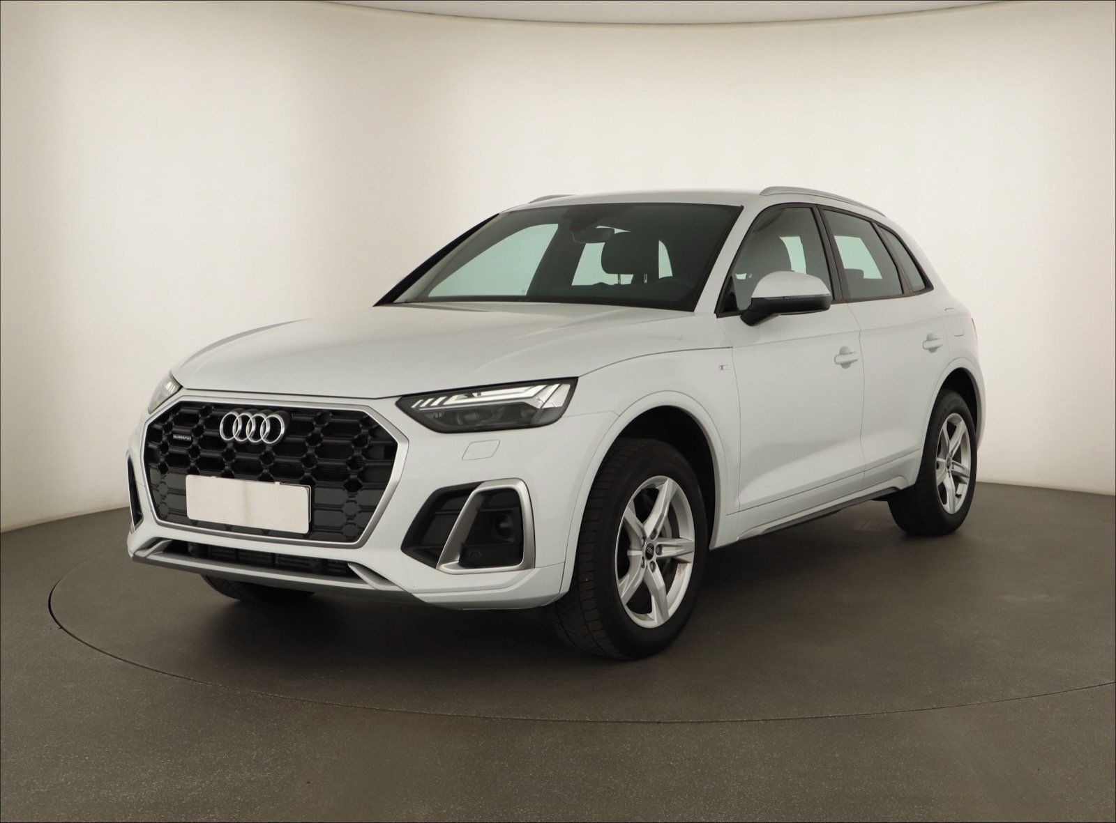 Audi Q5, 50 TFSI e, S line - fotka 2