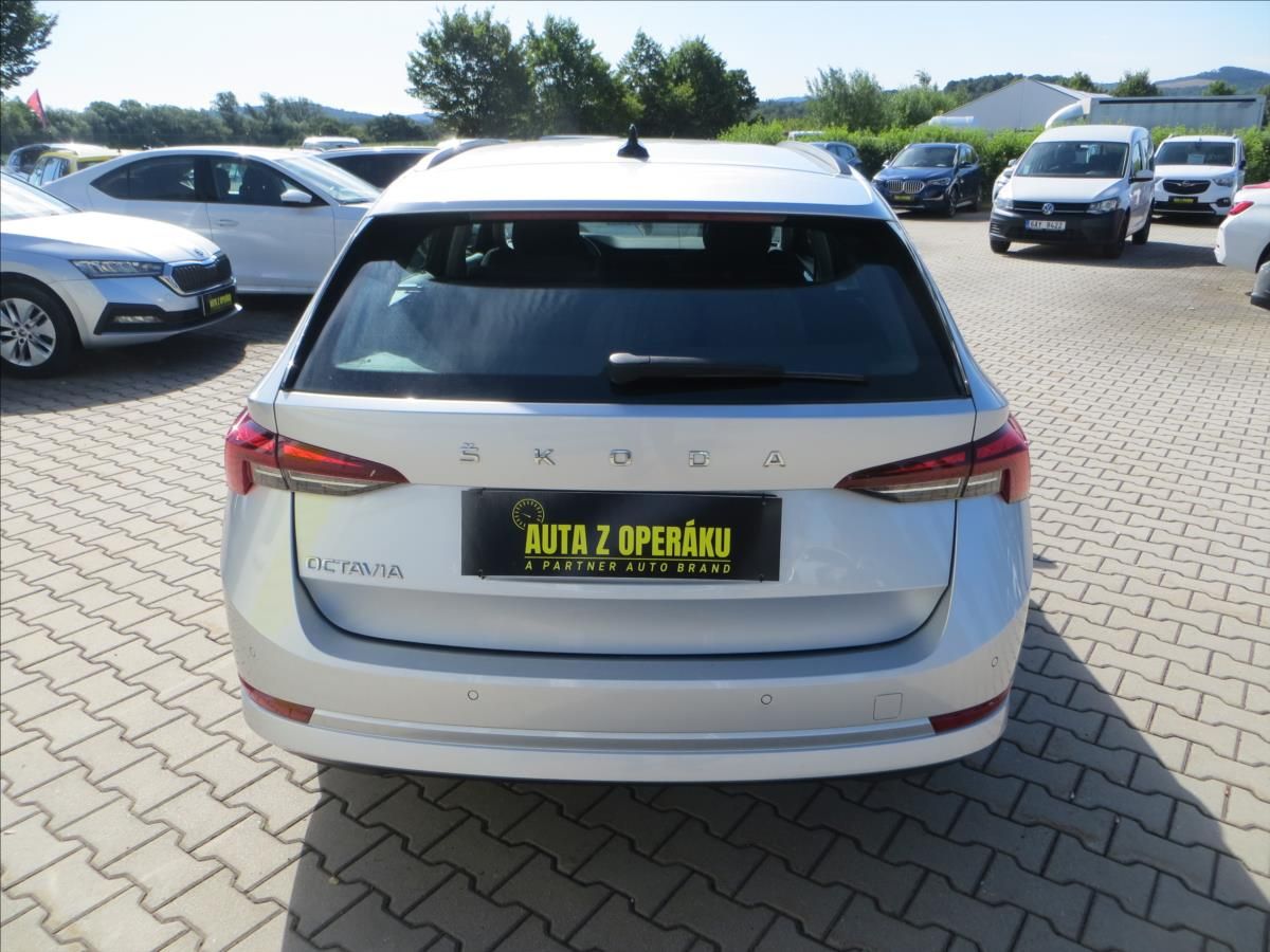 Škoda Octavia, 2,0 TDI Ambition Combi ČR - fotka 6