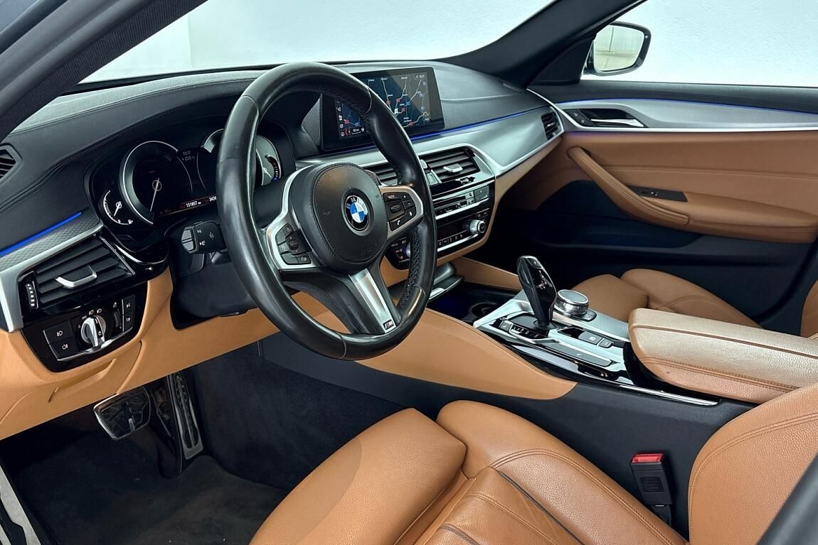 BMW Řada 5, 540i xDrive - fotka 6