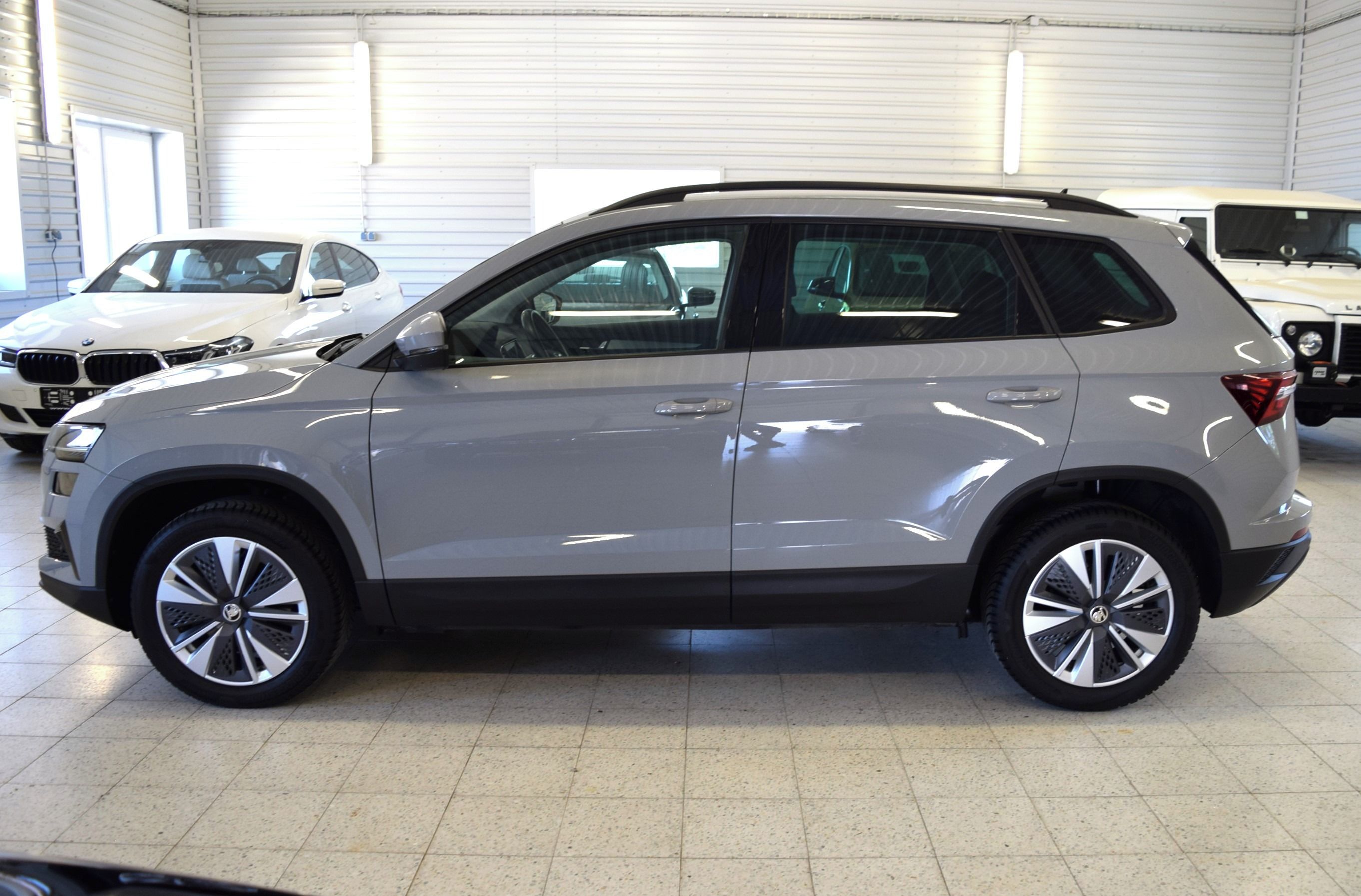 Škoda Karoq, 2.0 TSI DSG 110 kW 2023-DPH - fotka 2