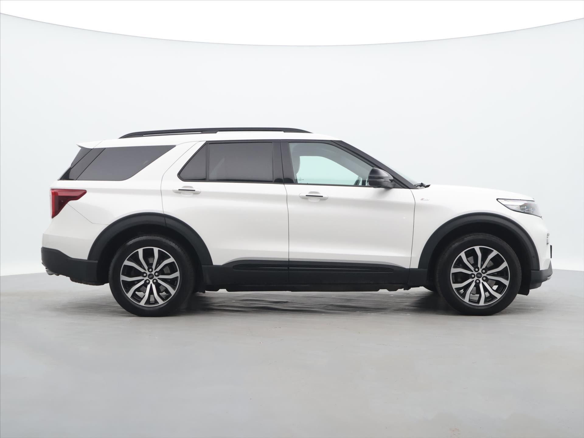 Ford Explorer, 3,0 V6 267kW EcoBoost 4x4 CZ D - fotka 6