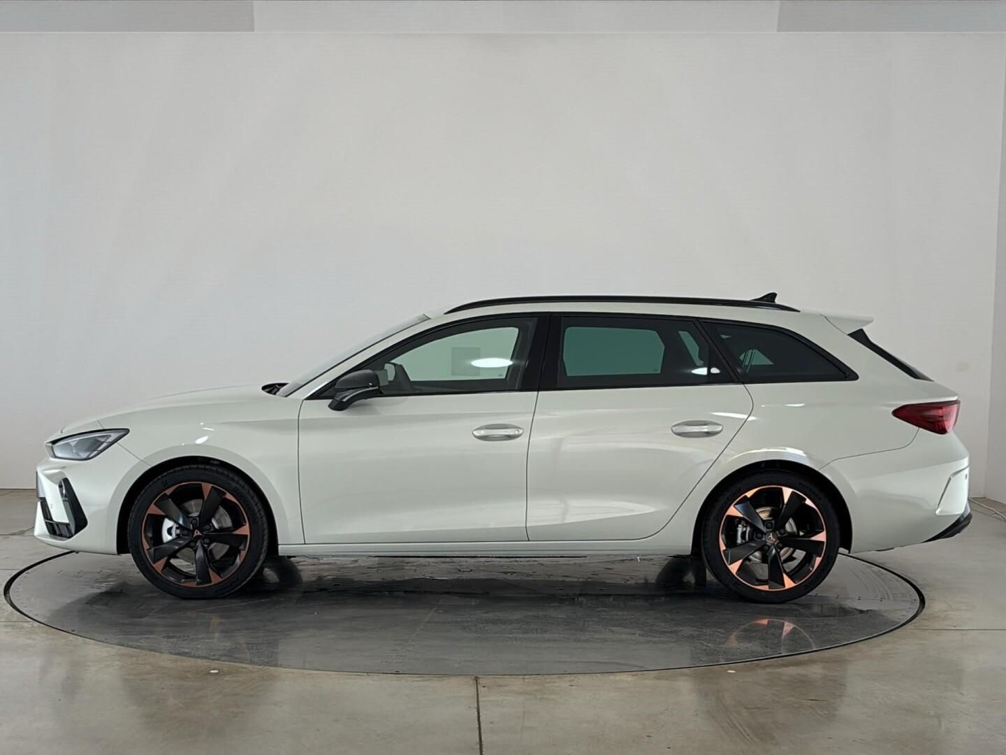 Cupra Leon, 2.0 TSI / 150 kW SP - fotka 3
