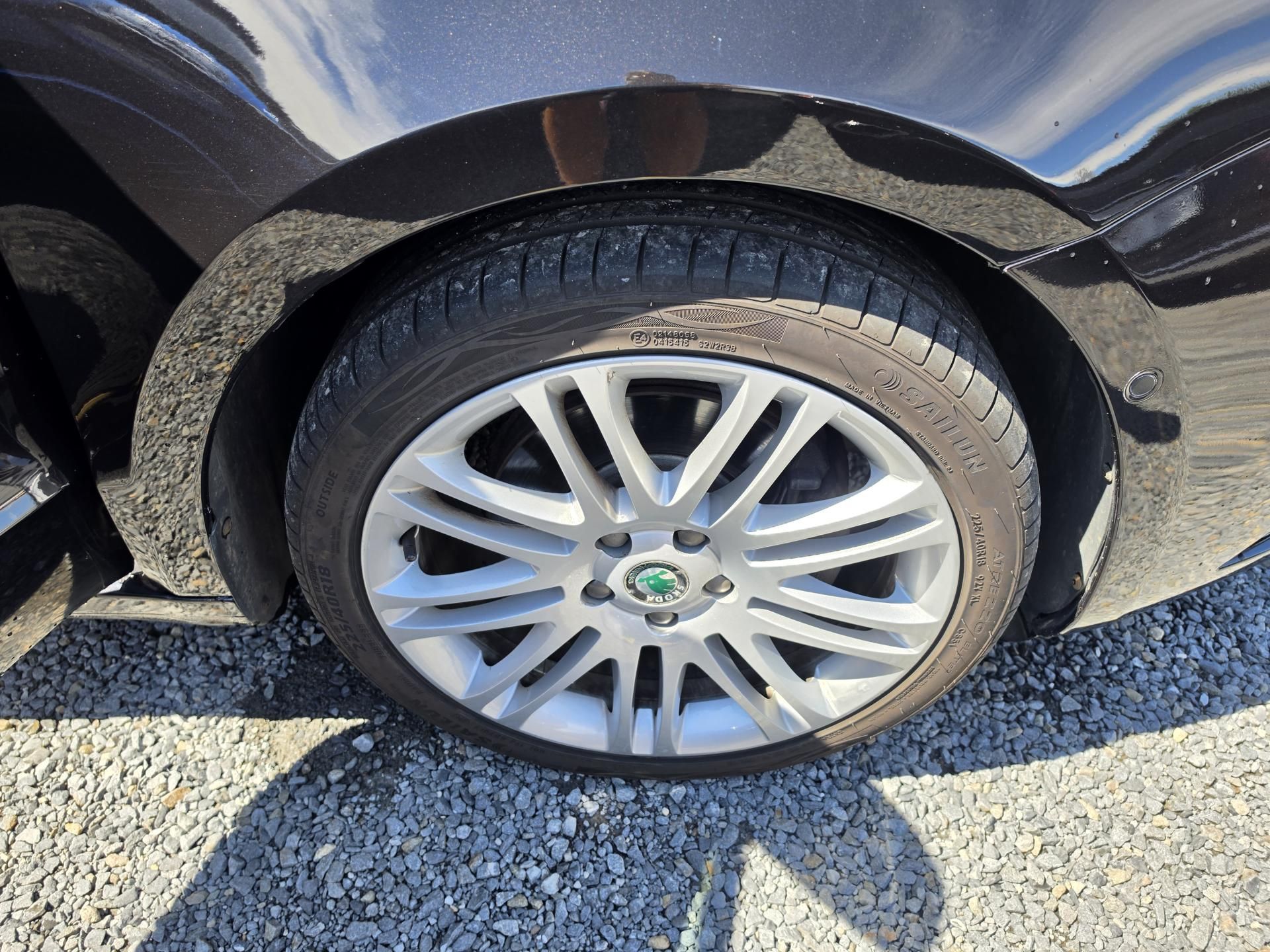 Škoda Superb, 2.0 TDi DSG TZ Xenon - fotka 6