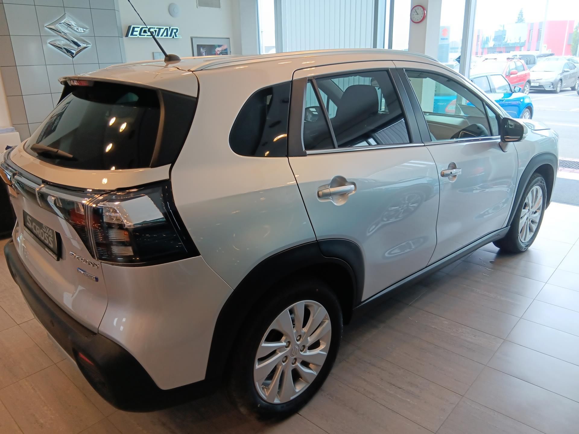 Suzuki S-Cross, PREMIUM 1.4 HYBRID M/T 4x4 - fotka 5