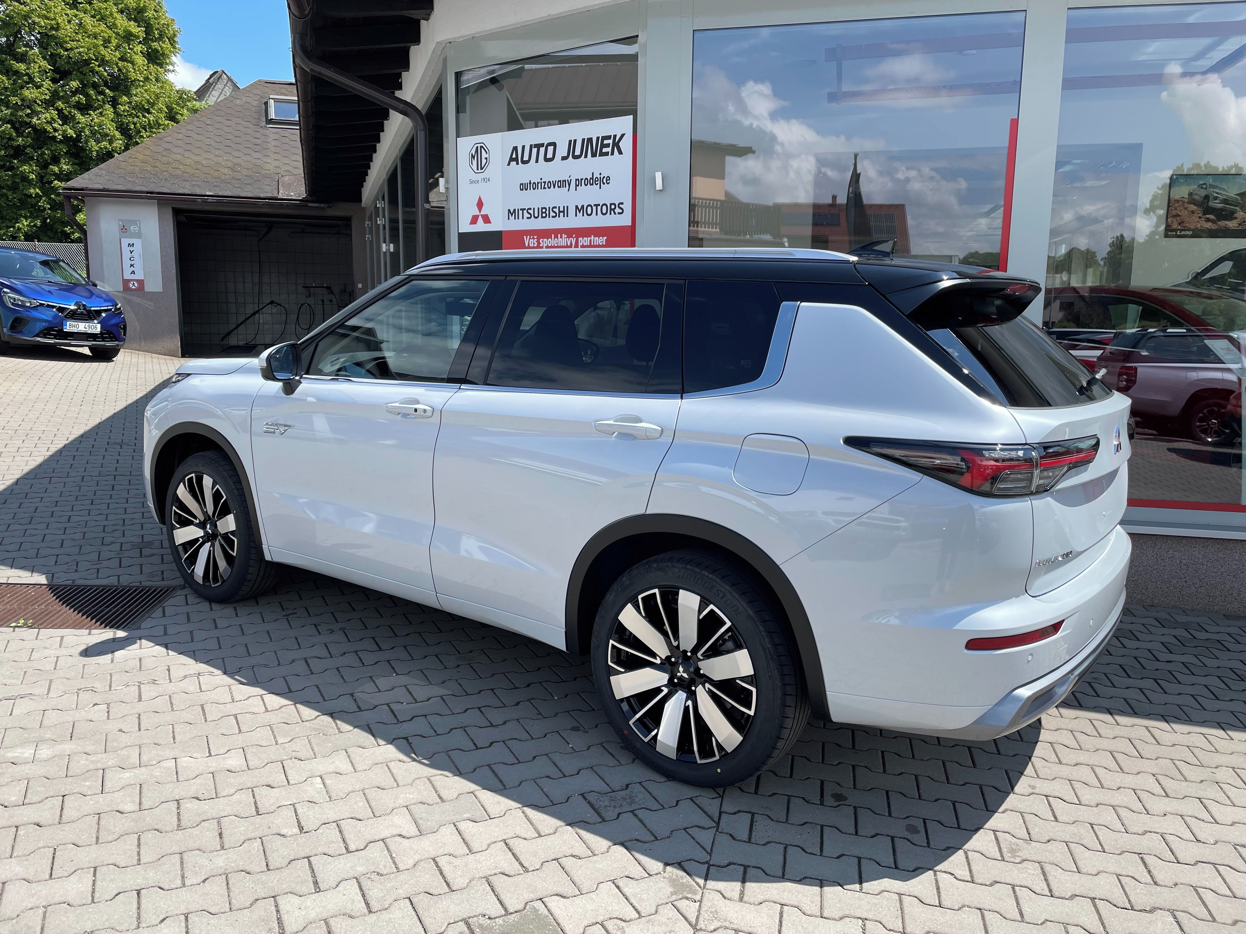 Mitsubishi Outlander, 2.4 PHEV DIAMOND - fotka 3