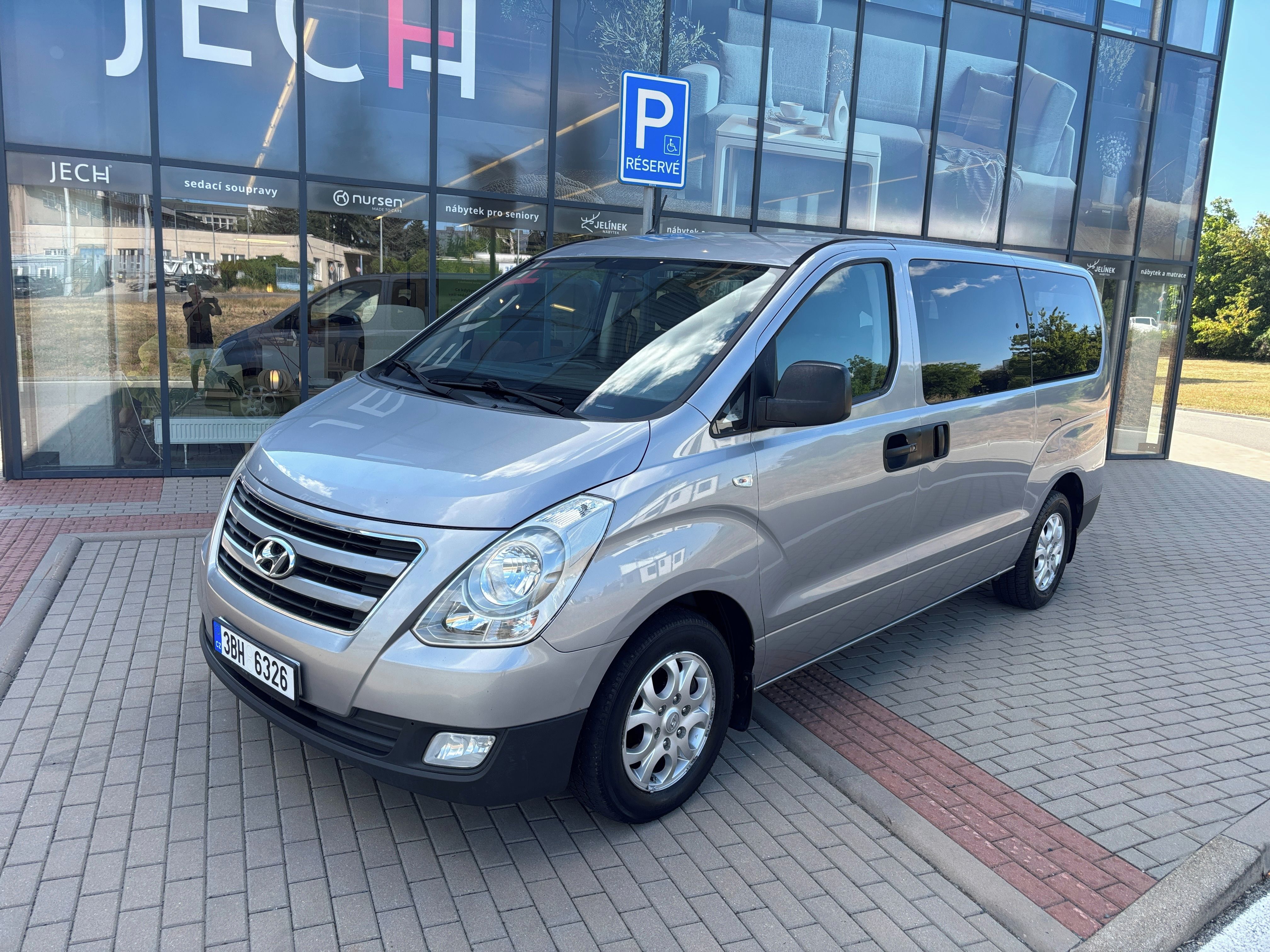 Hyundai H 1, 2.5 CRDi 100kW 5míst - fotka 2