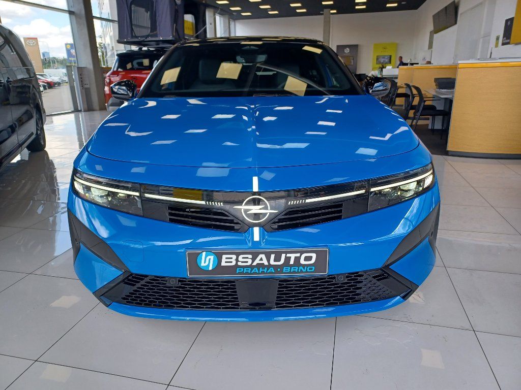 Opel Astra, ST GS Hybrid 1,2T 145k Automat - fotka 2