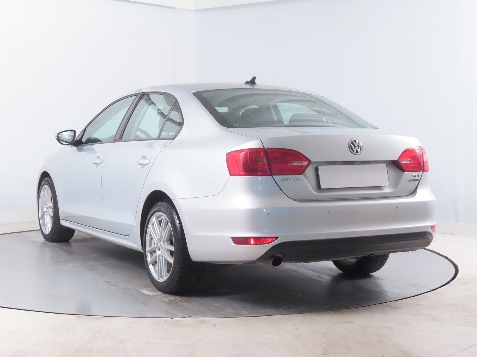 Volkswagen Jetta, 1.6 TDI, Automatická klima - fotka 4
