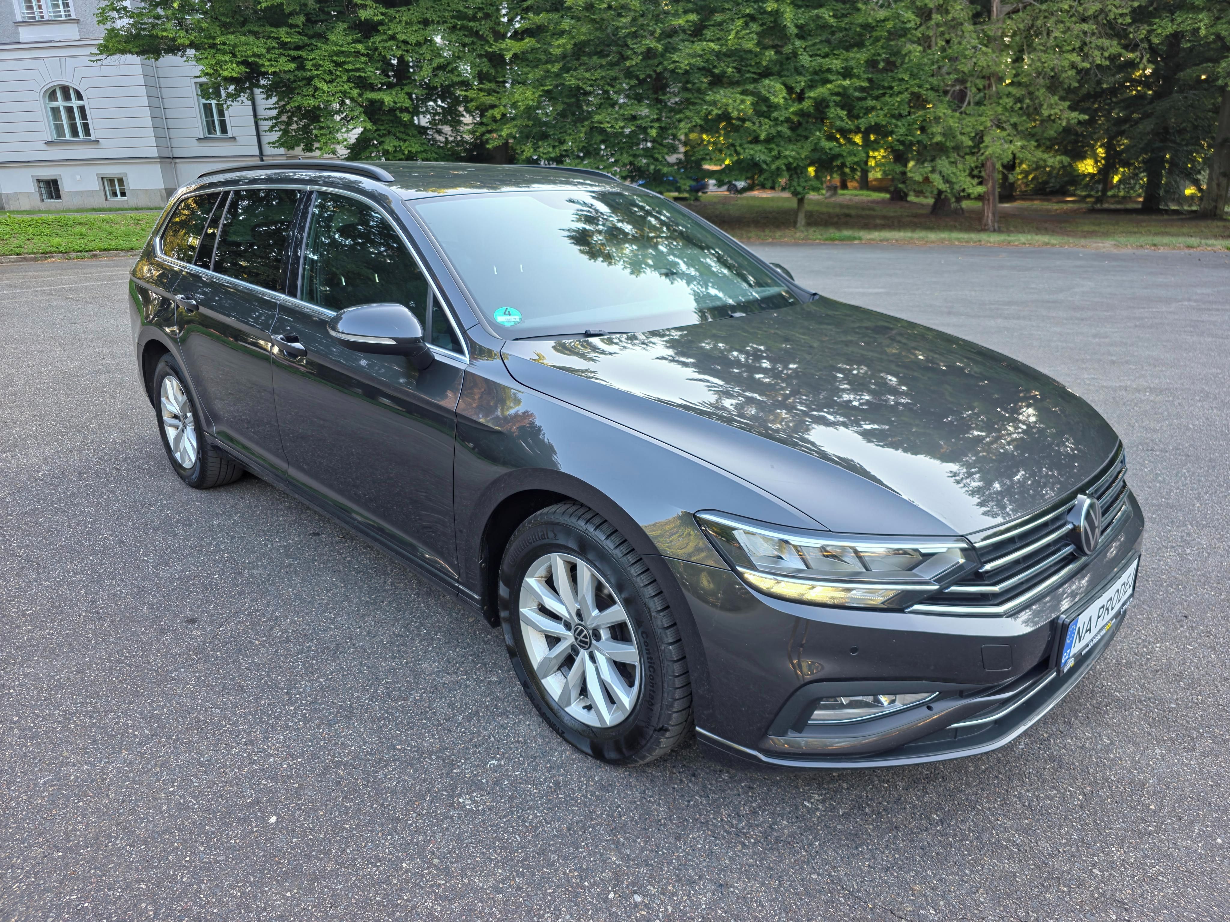 Volkswagen Passat, 2.0 TDI 110kW DSG 1.majitel - fotka 2