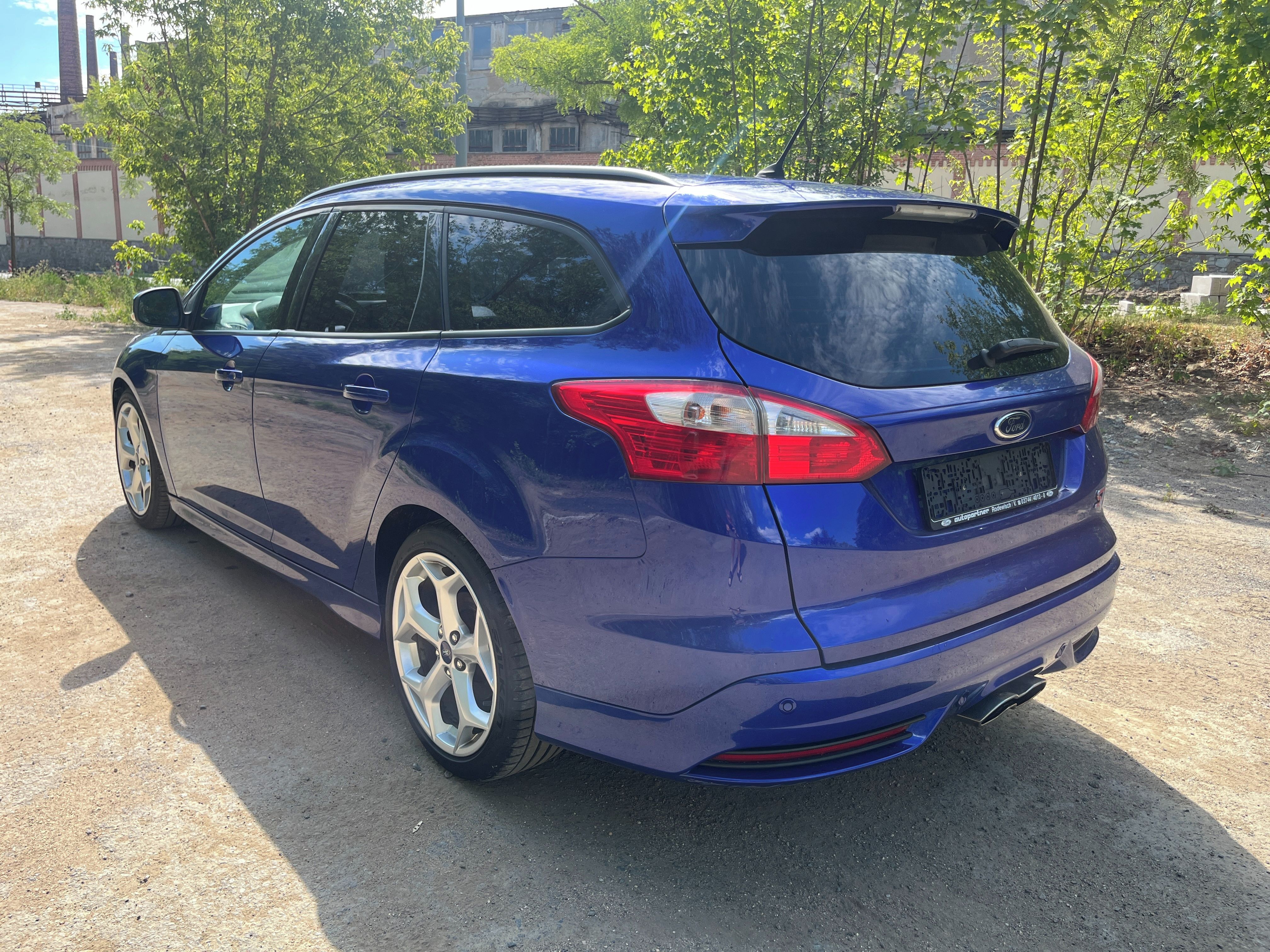 Ford Focus, 2.0 ST 184kw alu kůže manuál - fotka 3
