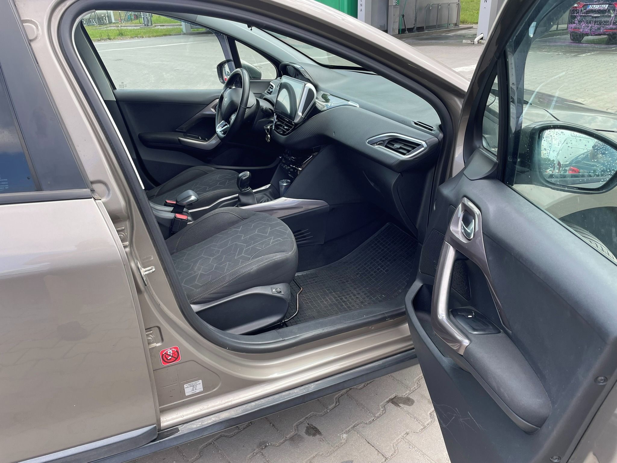 Peugeot 2008 - fotka 6