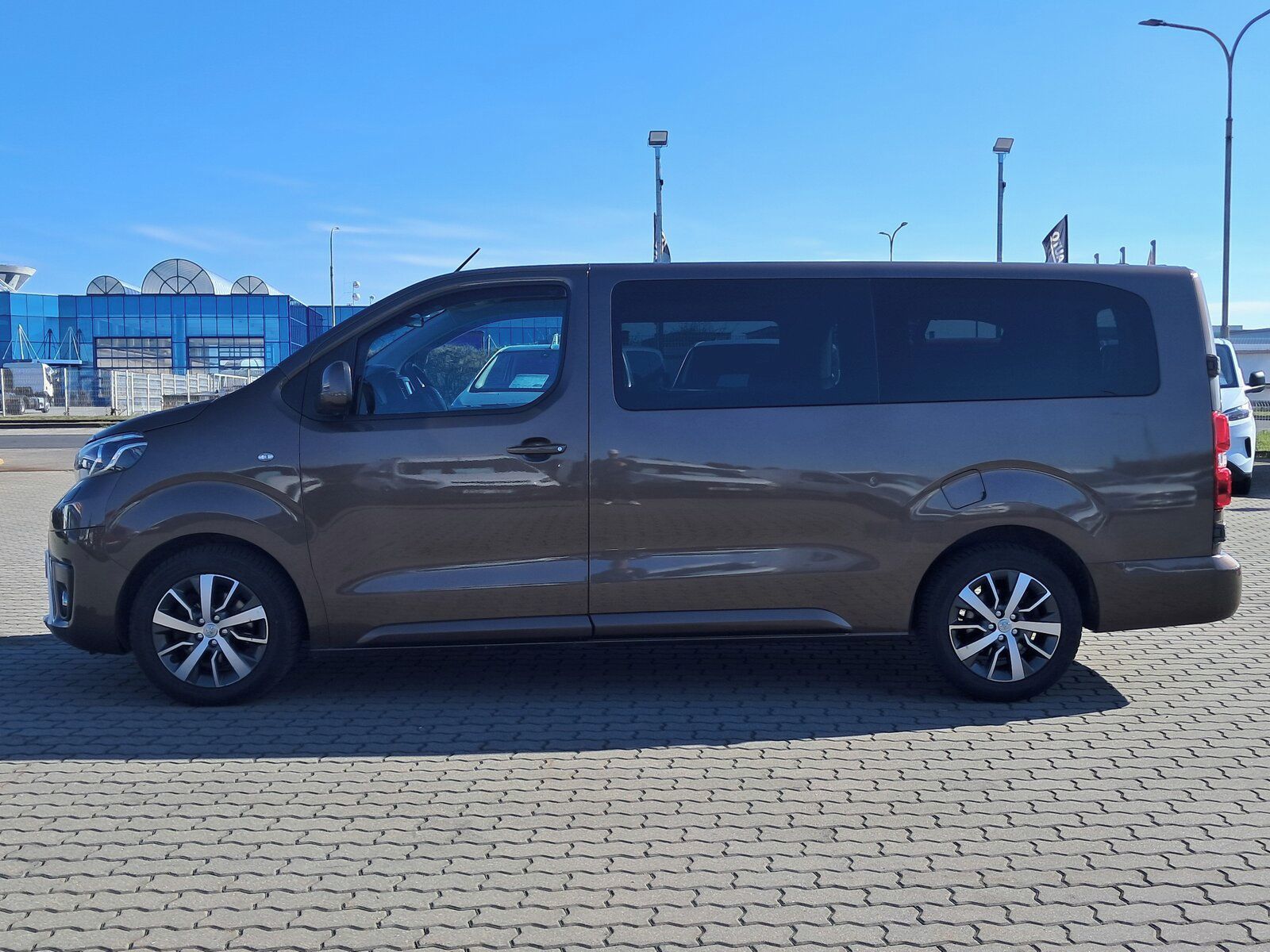 Toyota Proace Verso, 2.0 D-4D, 8 míst, L2 - fotka 3