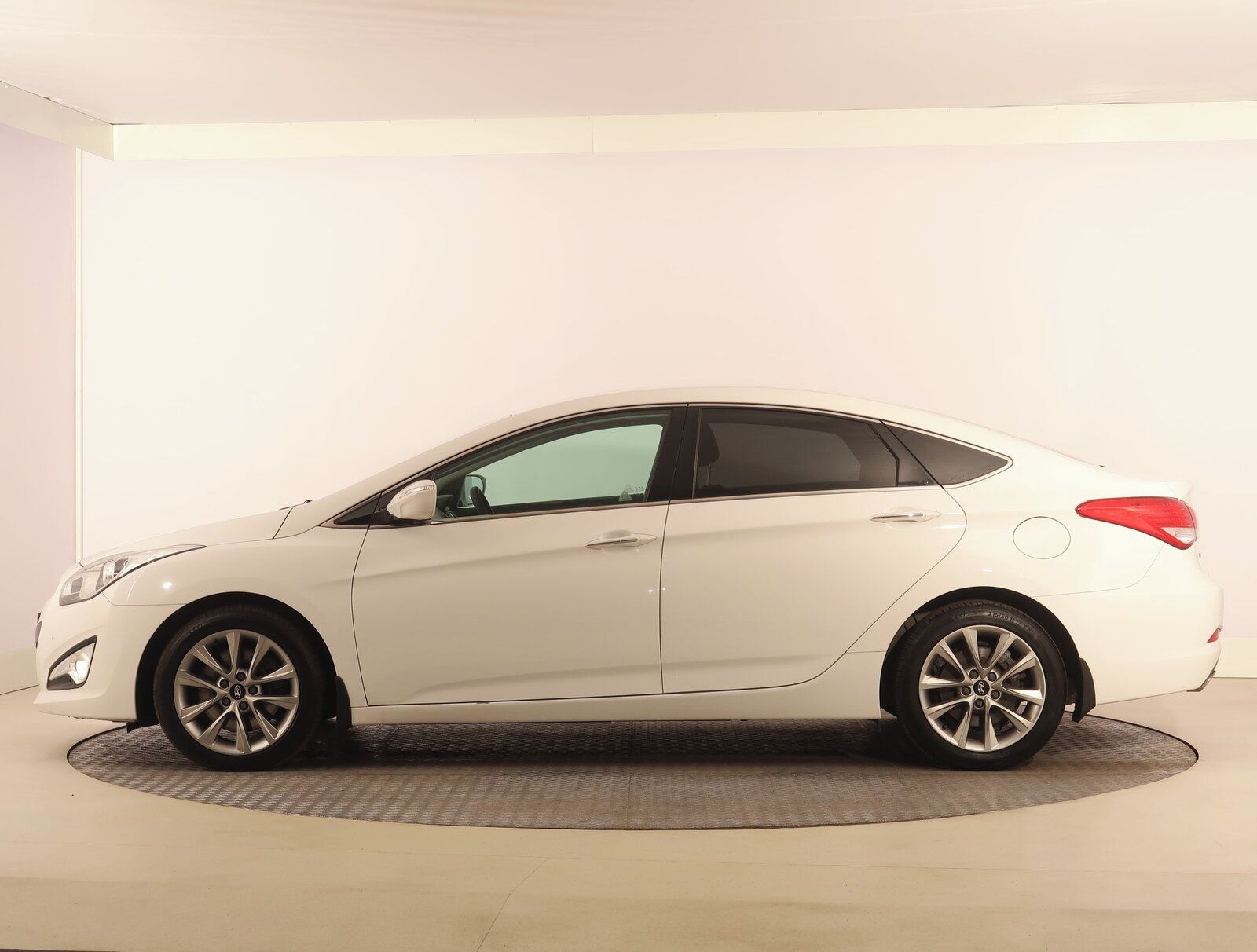 Hyundai i40, 1.7 CRDi, Automatická klima - fotka 3