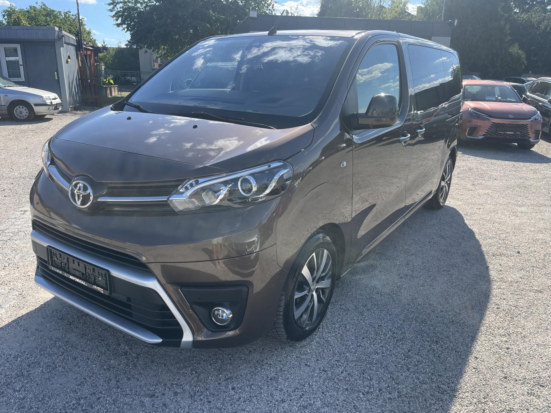 Toyota Proace Verso, 2.0D 130Kw Vebasto Panorama - fotka 3
