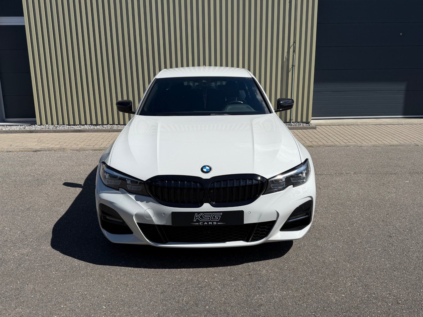 BMW Řada 3, 320d x-Drive 140kW M-Sport! - fotka 3
