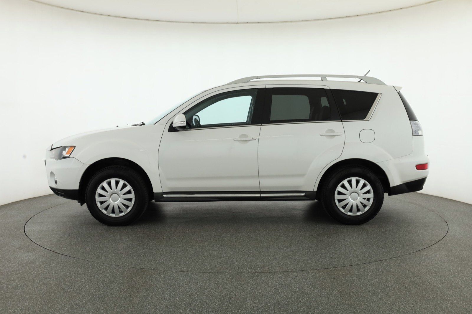 Mitsubishi Outlander, 2.0, po STK, Tažné, polokůže - fotka 3