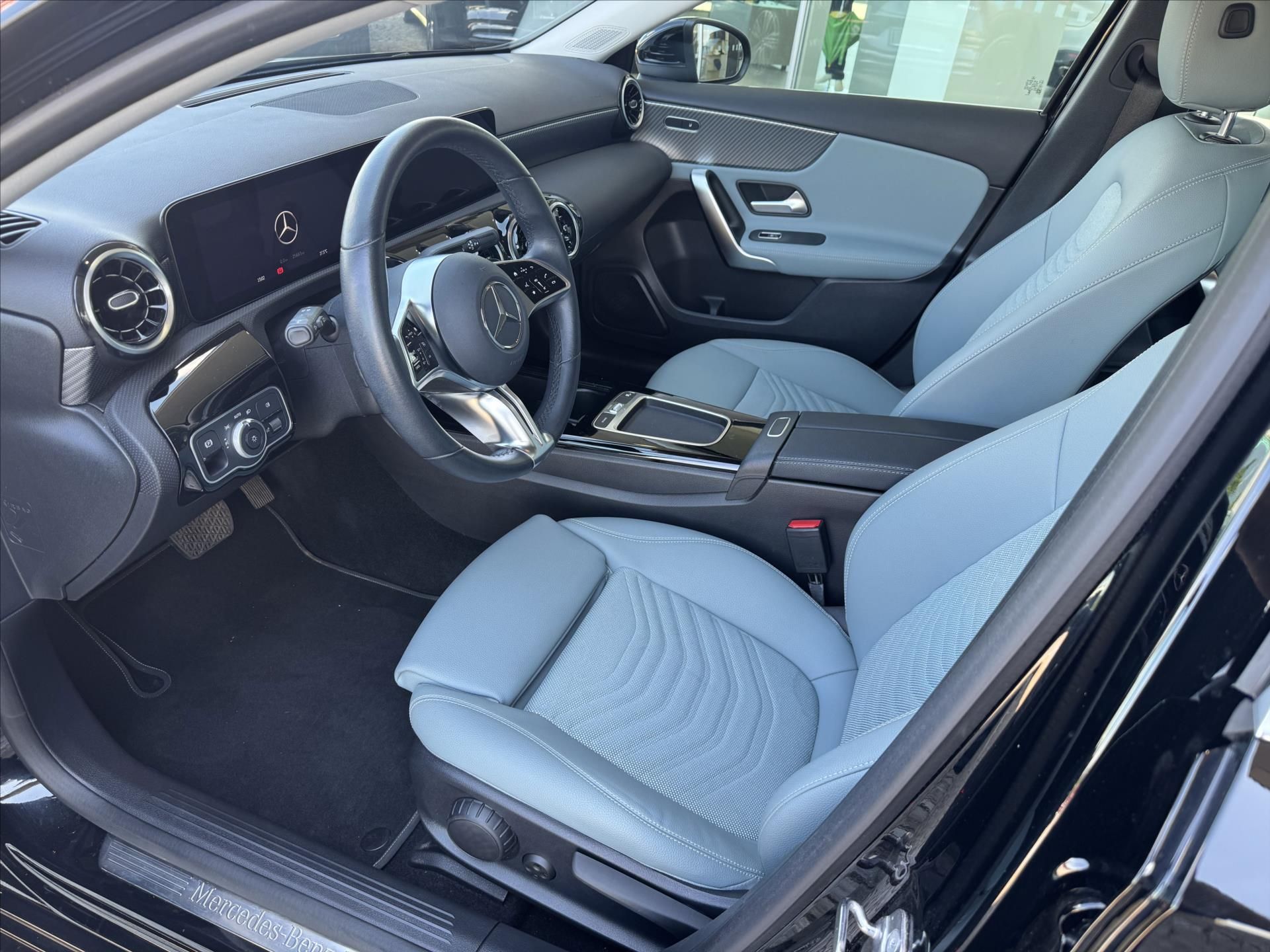 Mercedes-Benz Třídy A, 200d Progressive - fotka 5