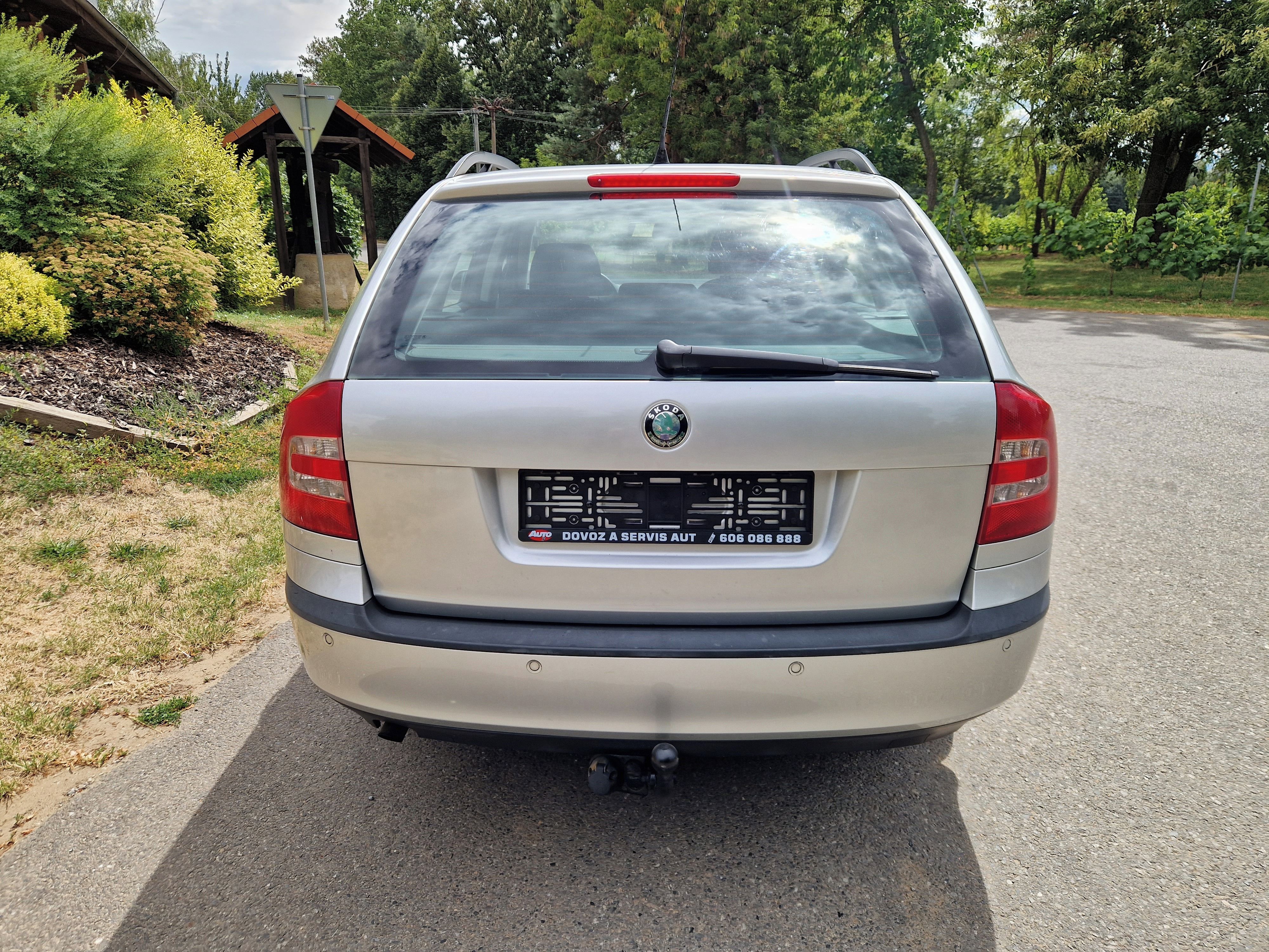 Škoda Octavia, 2 1,6 MPI 75 KW, tažné zař. - fotka 5