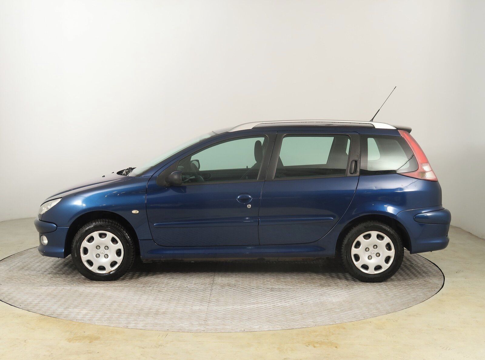 Peugeot 206, 1.4 HDI, po STK, Klima - fotka 3