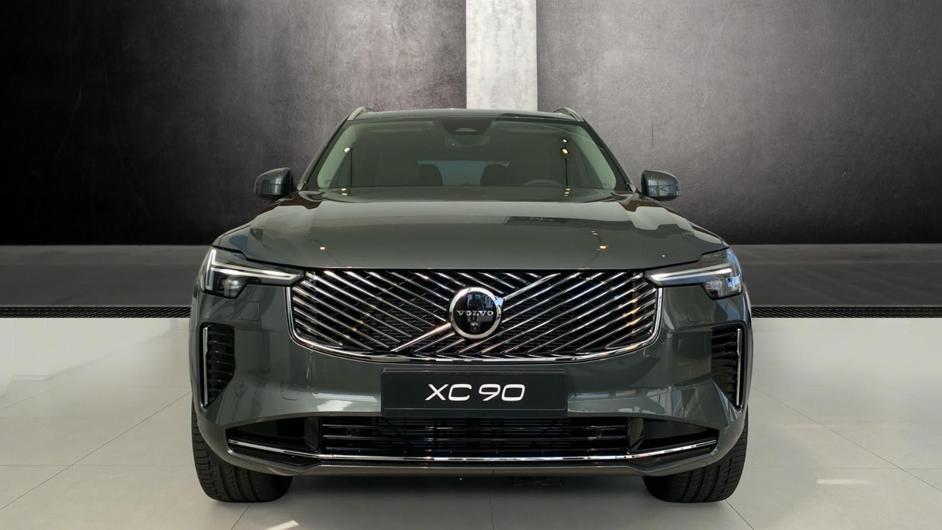 Volvo XC90, PLUS BRIGHT, B5 AWD, 184+10 kW - fotka 2