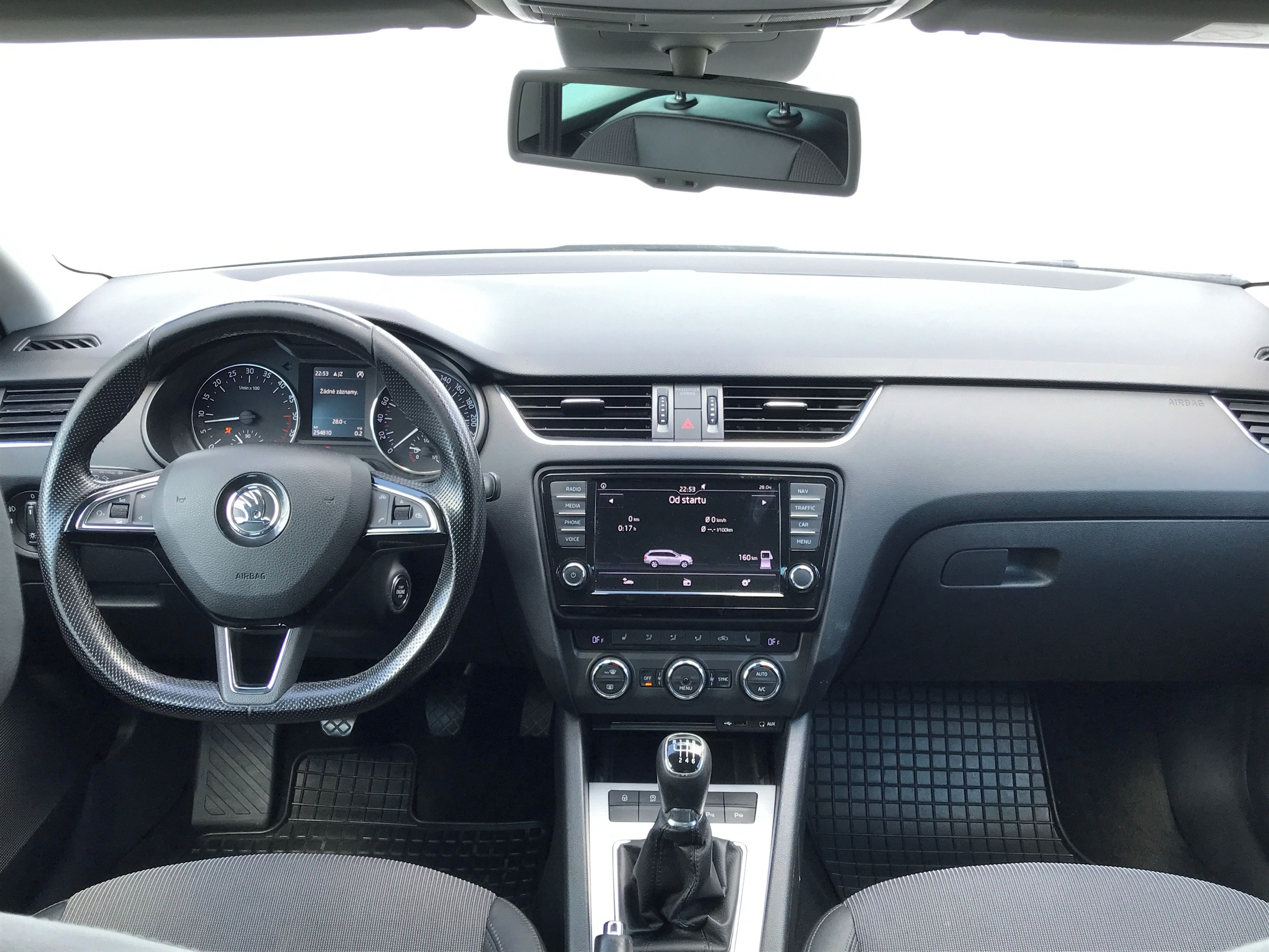 Škoda Octavia, 2,0 TDi 110 kW STYLE 6°M+NAVIG - fotka 5