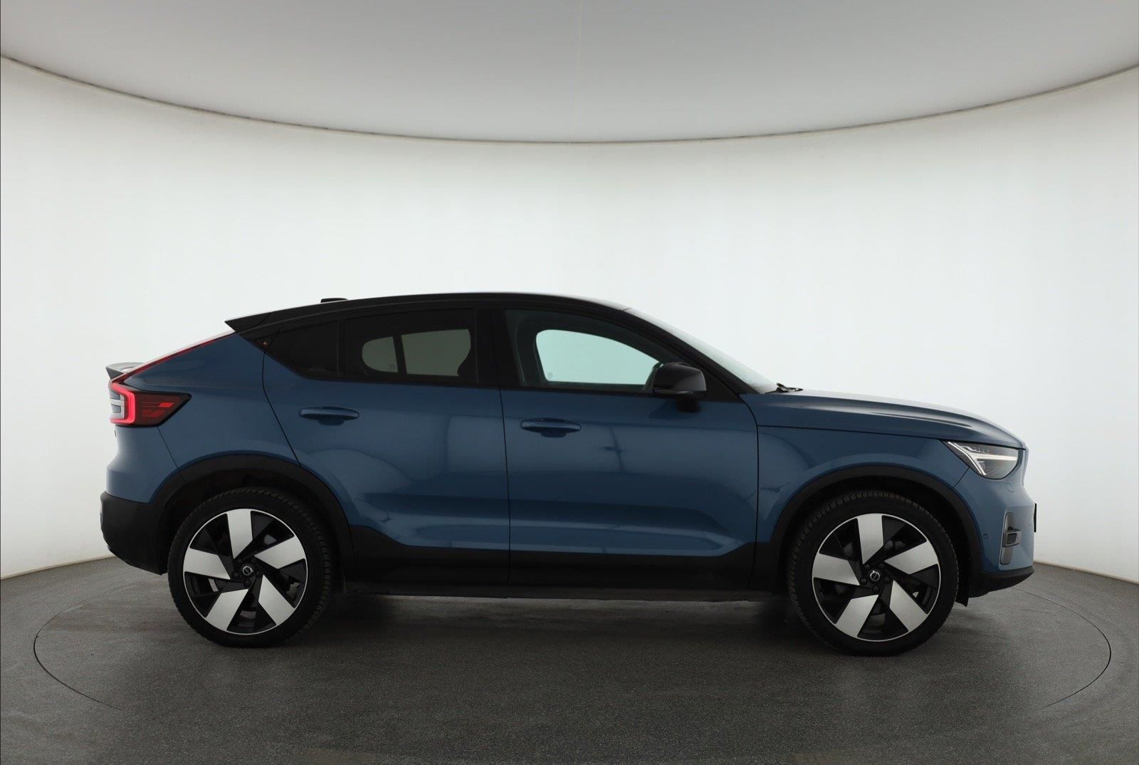 Volvo C40, Twin Motor, SoH 91%, 4X4 - fotka 6