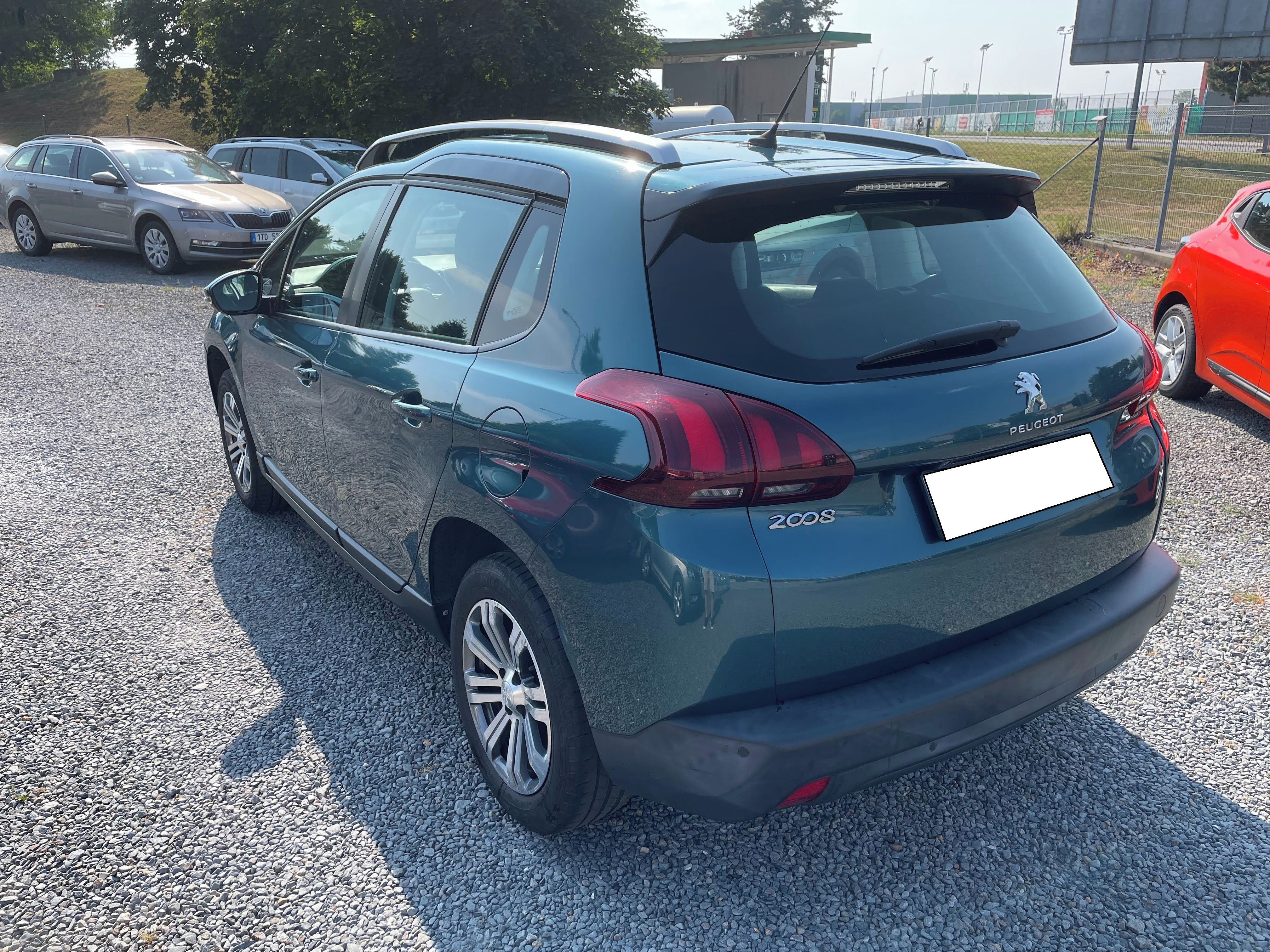 Peugeot 2008, 1.2 PureTech 96 kW /VÝHŘ/KAME - fotka 4