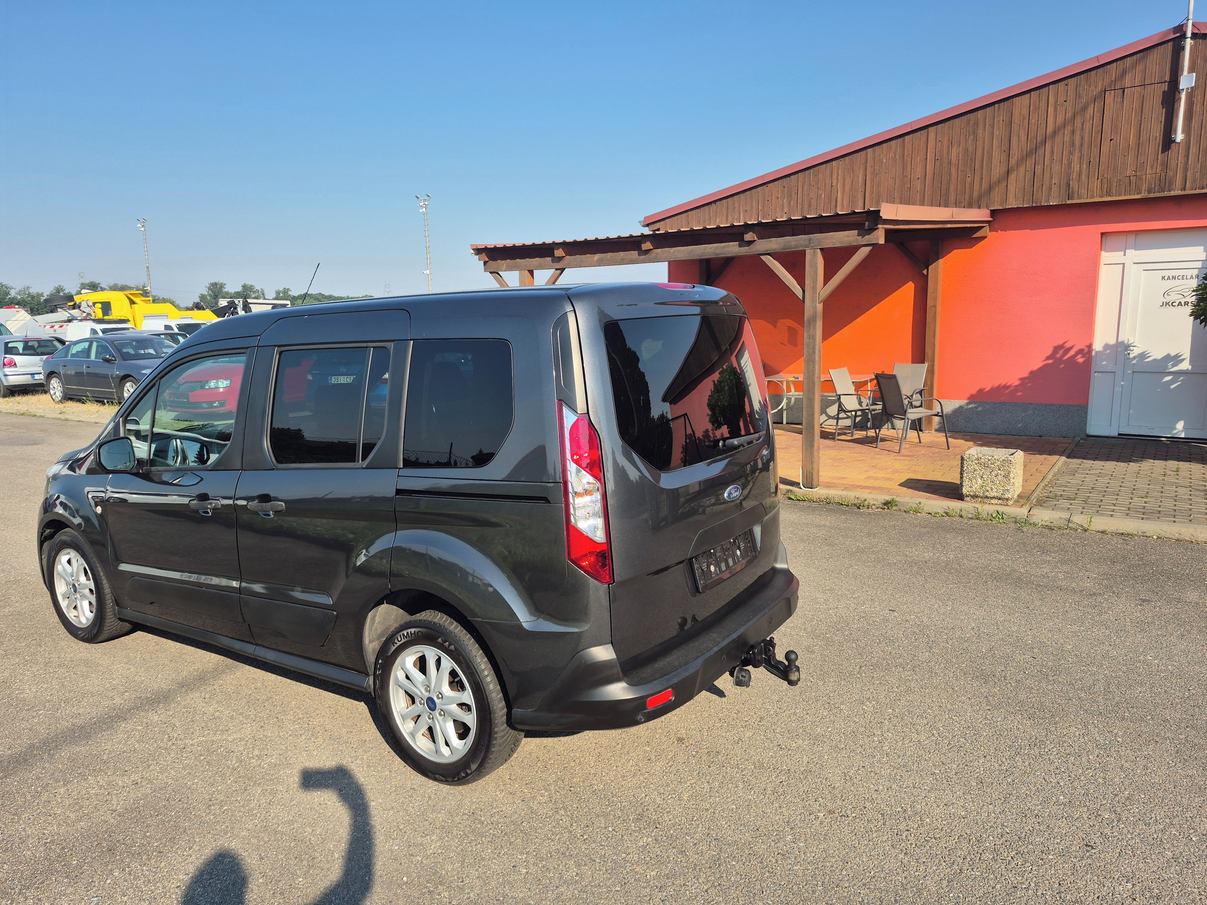 Ford Tourneo Connect, 1,0EB, 74kW, 1.maj, serviska - fotka 6