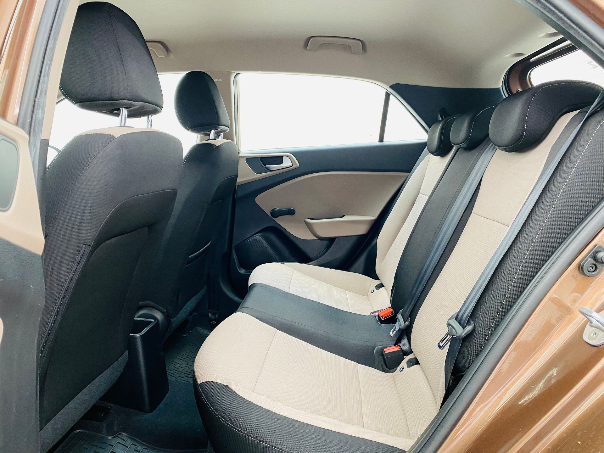 Hyundai i20, 1.25i 55kW 1. Majitel - fotka 6