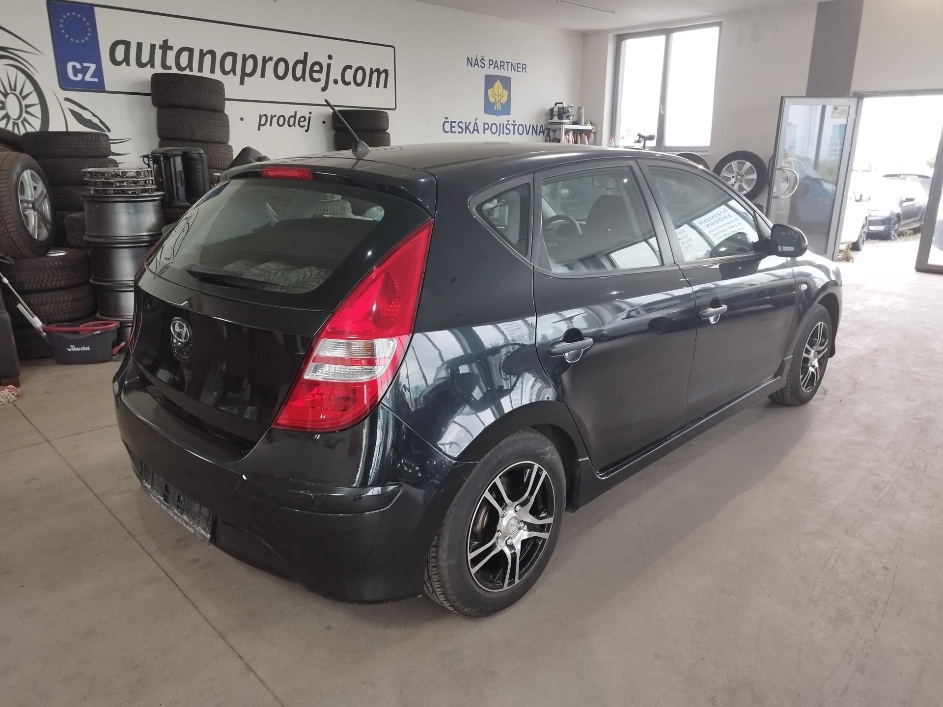 Hyundai i30, 1,6I,93KW,AUTOMAT,ALU,naj.63t - fotka 5