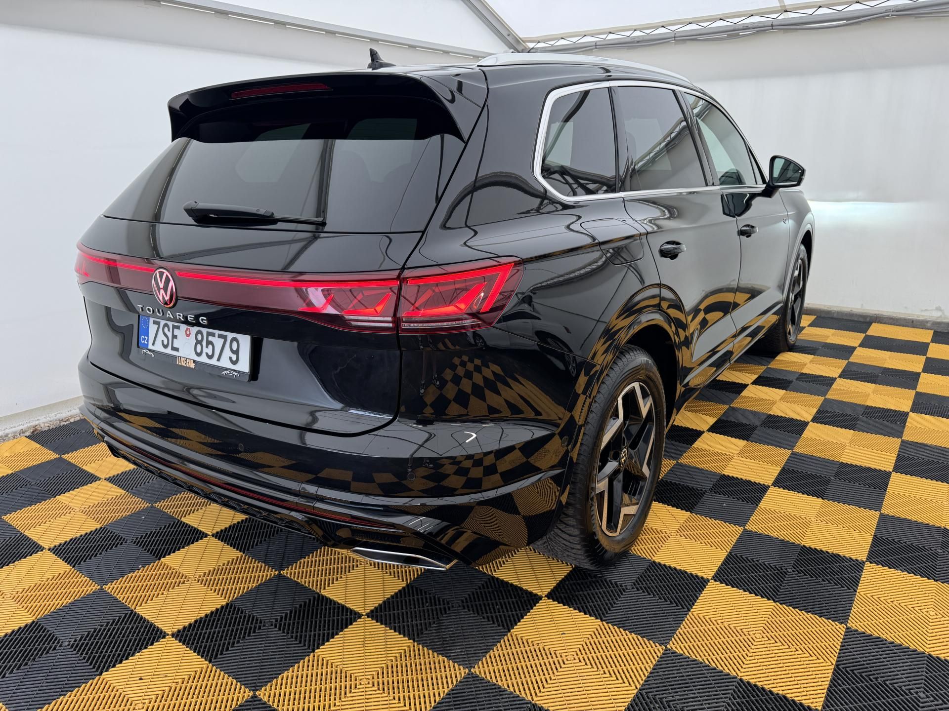 Volkswagen Touareg, 3.0Tdi*1-MAJ*DPH*HUD*R-LINE* - fotka 5
