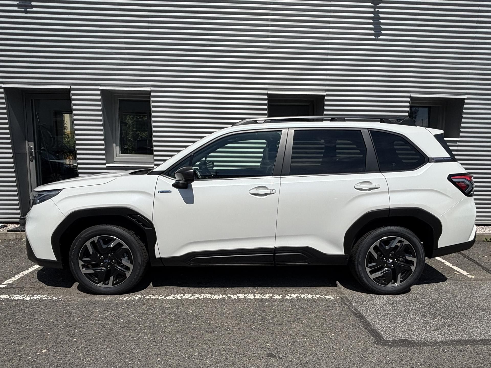 Subaru Forester, NOVÝ FORESTER 2,0i COM. NAVI - fotka 4