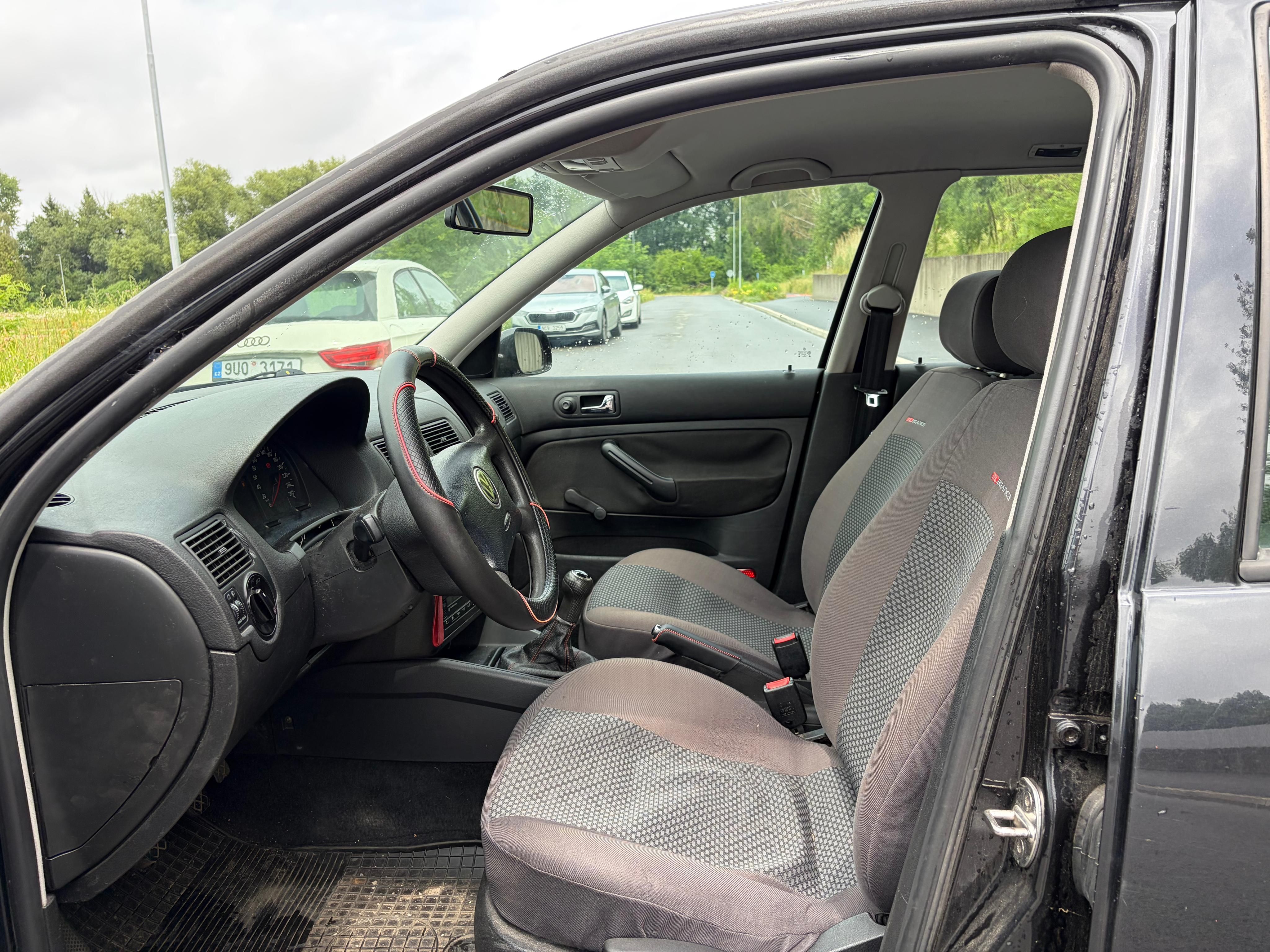 Volkswagen Golf, 1.6 - zachovalé, cuká - fotka 6