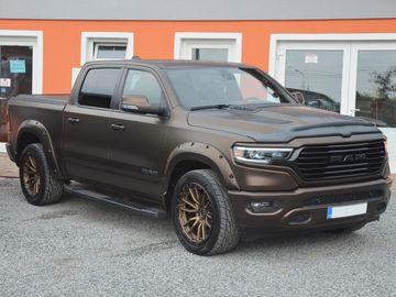 1500 BIGHORN 5.7 V8 HEMI 4x4