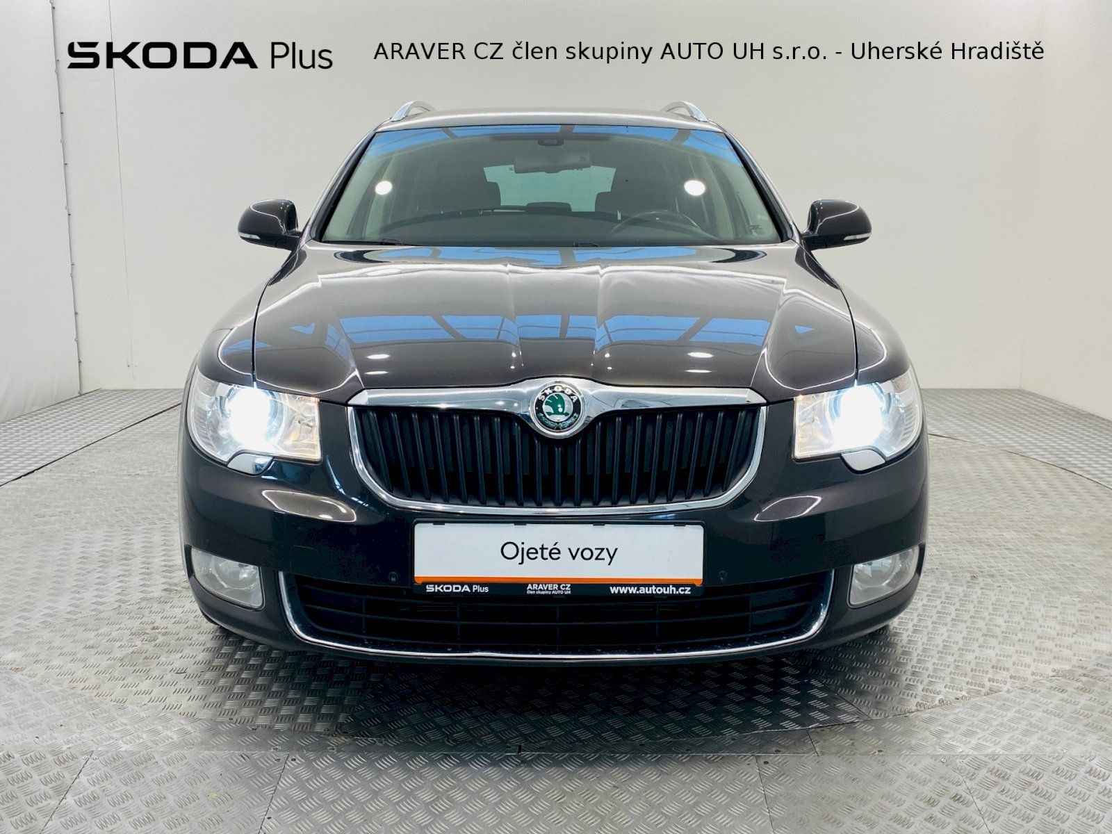 Škoda Superb, 2.0 TDI DSG 103kW Bi-Xenon Ele - fotka 4