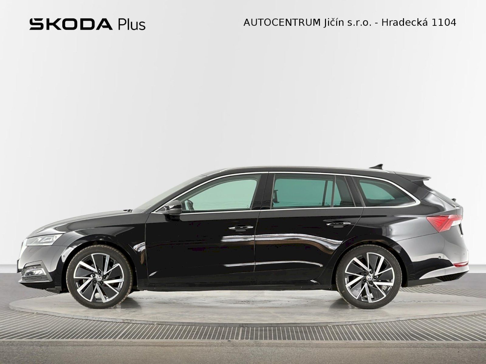 Škoda Octavia, Combi DSG 2.0TSI 140kW 4x4 Sty - fotka 3
