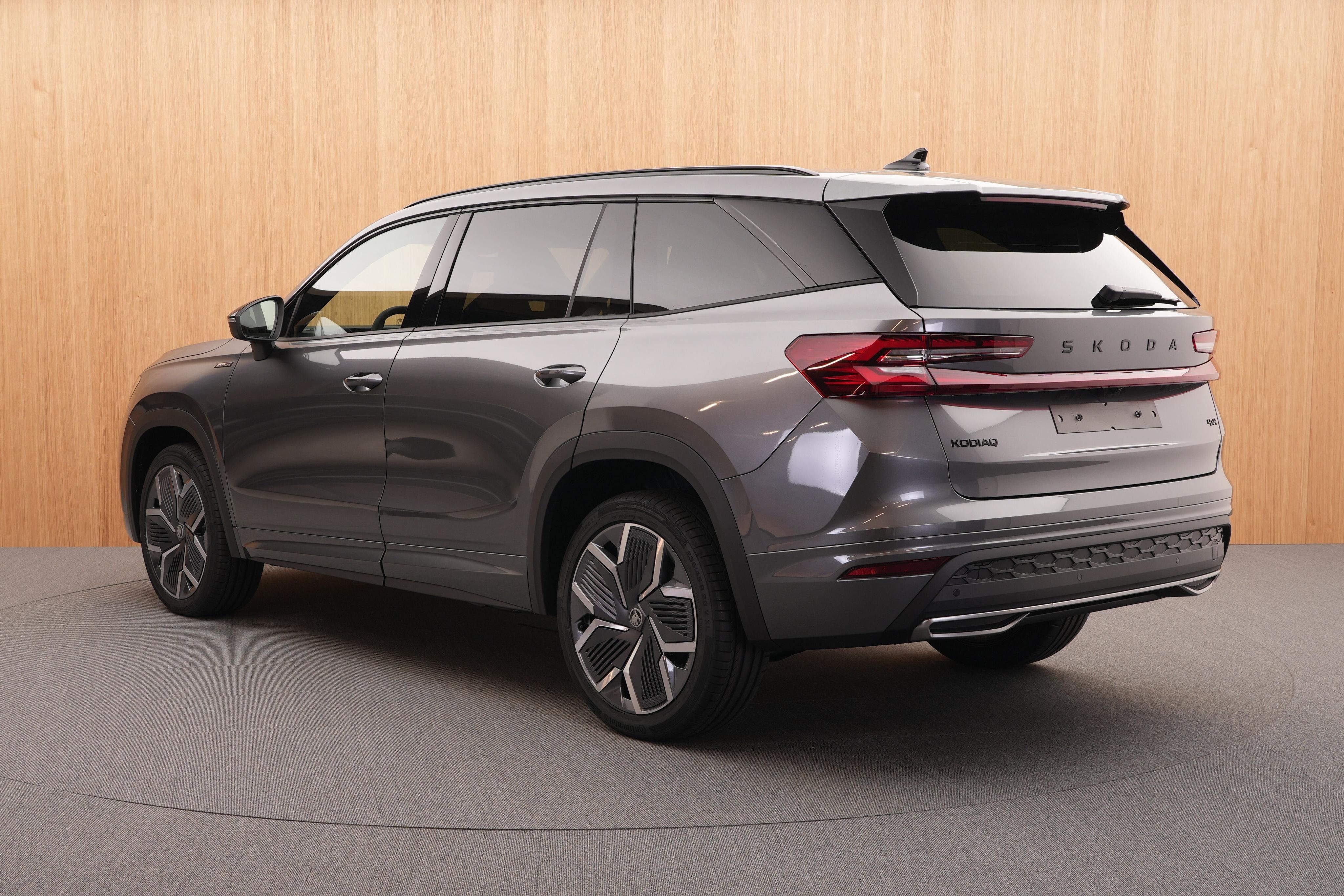 Škoda Kodiaq, Sportline 2.0 TSI 4x4 DSG - fotka 3