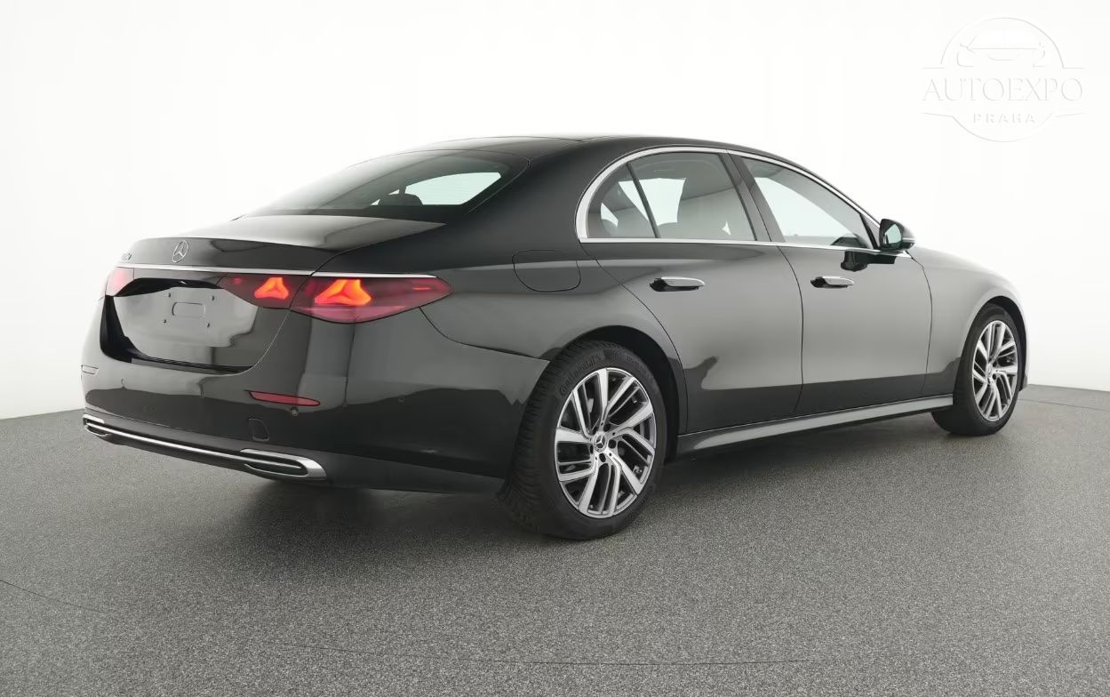 Mercedes-Benz Třídy E, 220d Avantgarde - fotka 4