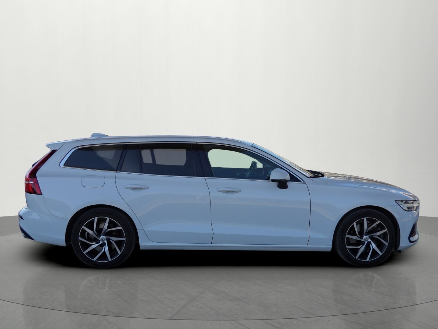 Volvo V60, 2.0 T6 AWD PHEV Momentum - fotka 5