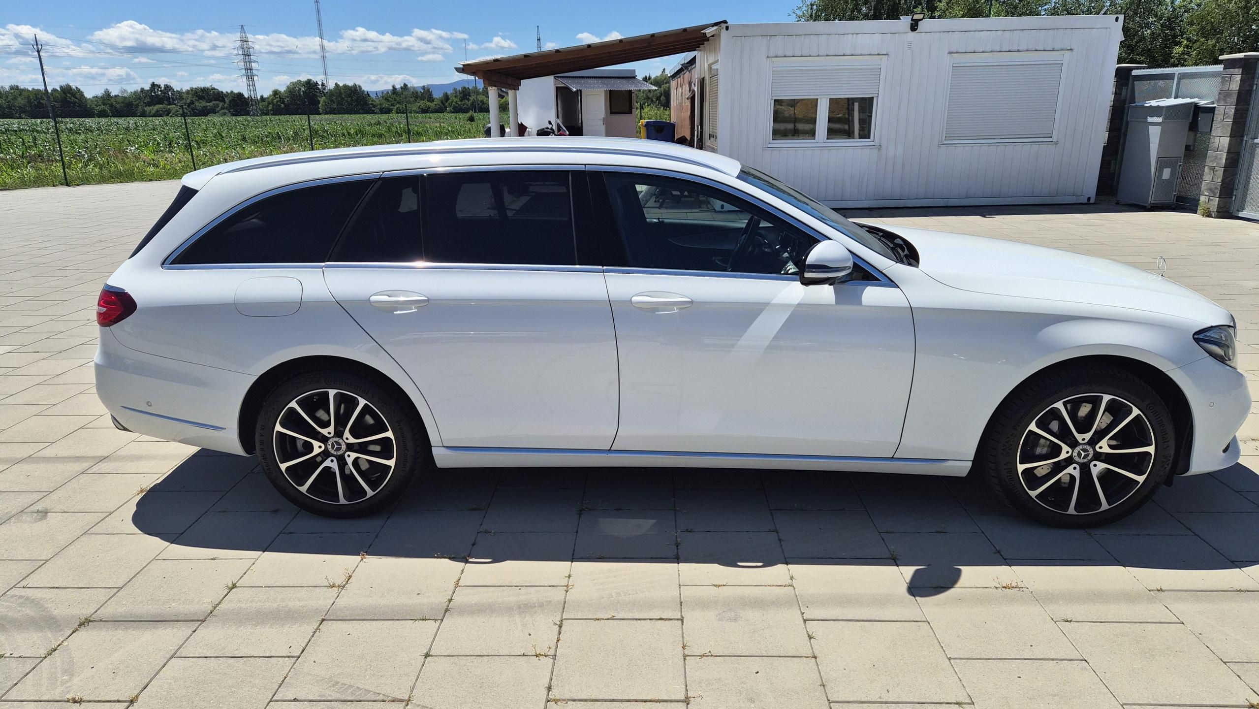 Mercedes-Benz Třídy E, 350d 4Matic Exclusive - fotka 4