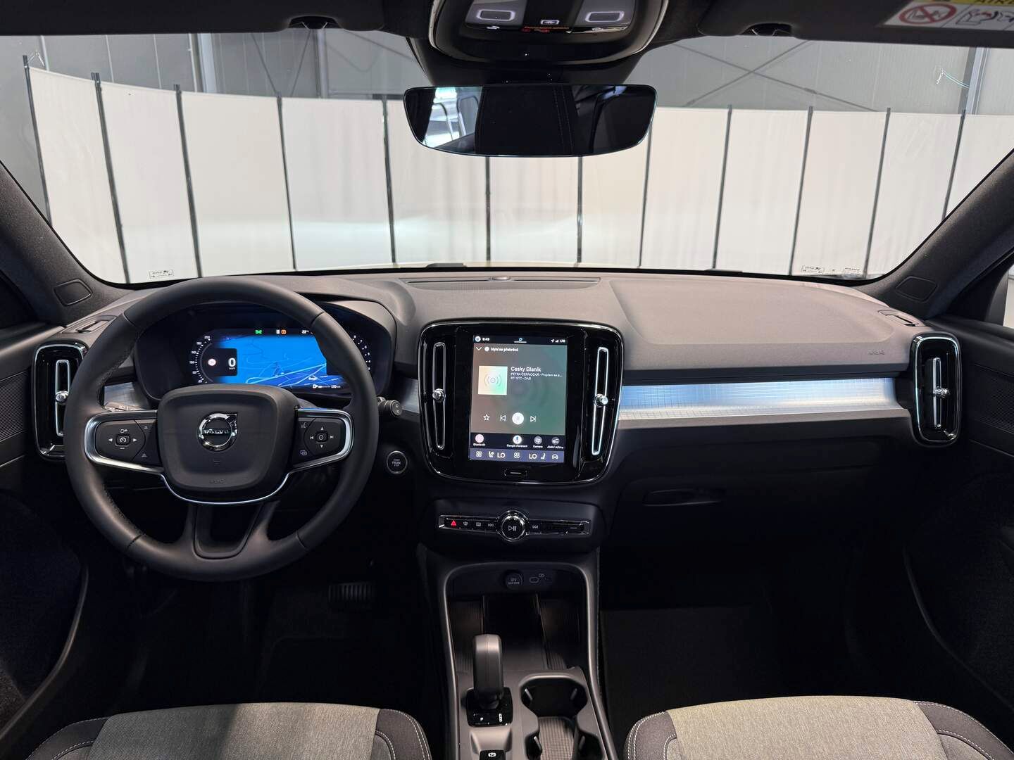 Volvo XC40, B3 2.0L 163 HP AT7 FWD CORE - fotka 5