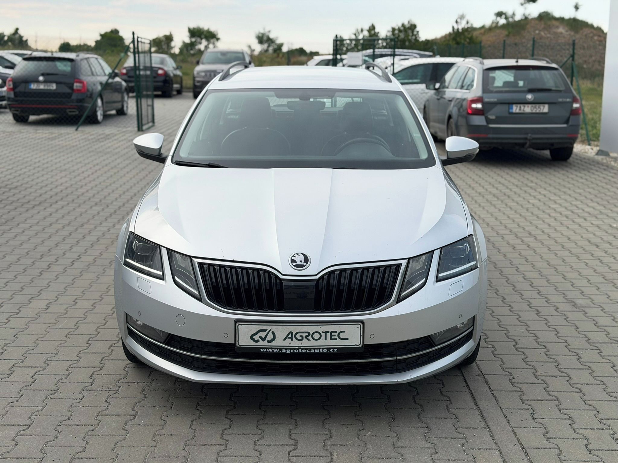 Škoda Octavia, 2.0 TDI 110kW Style Combi - fotka 2
