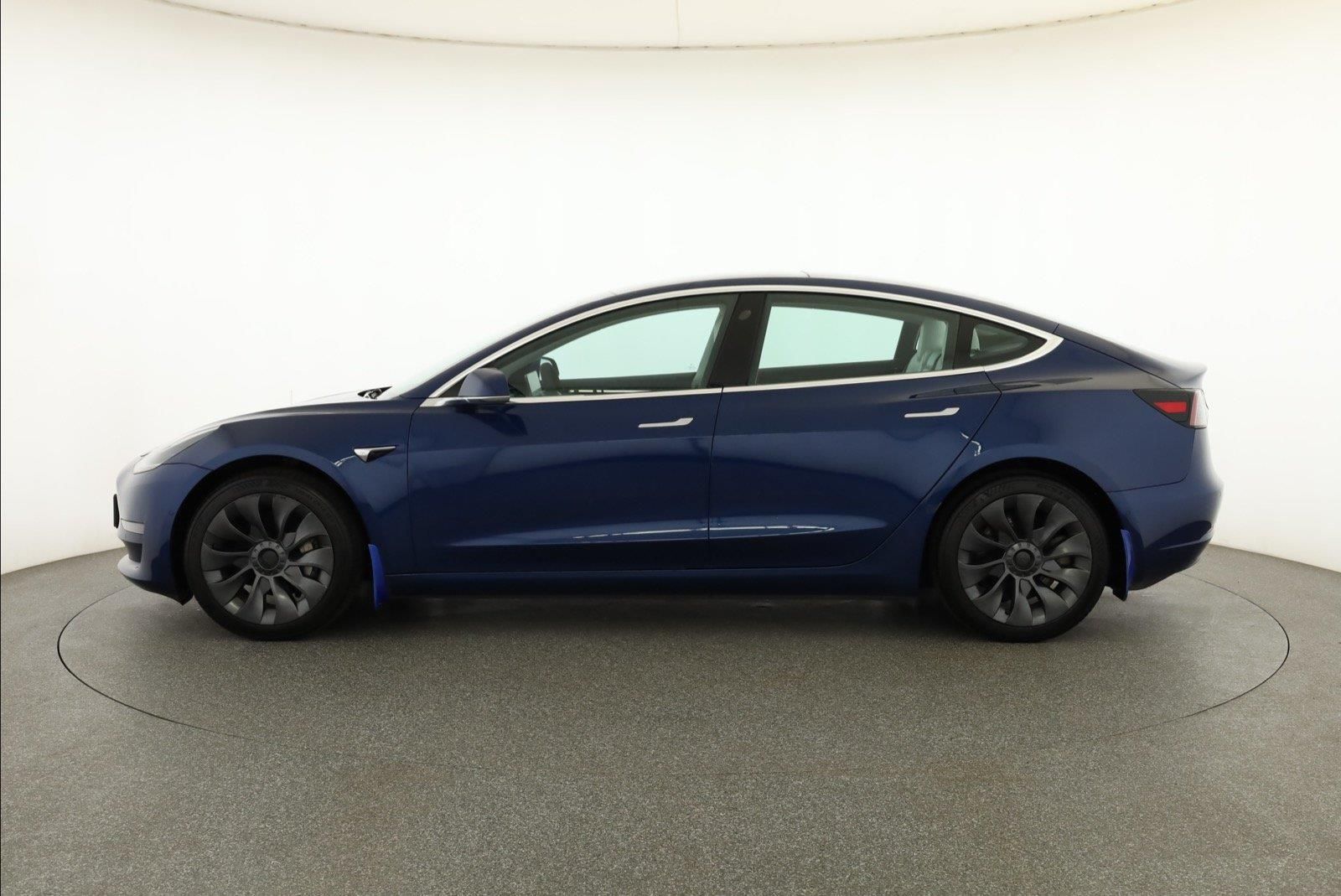 Tesla Model 3, Long Range 4WD 78kWh, SoH 85% - fotka 3